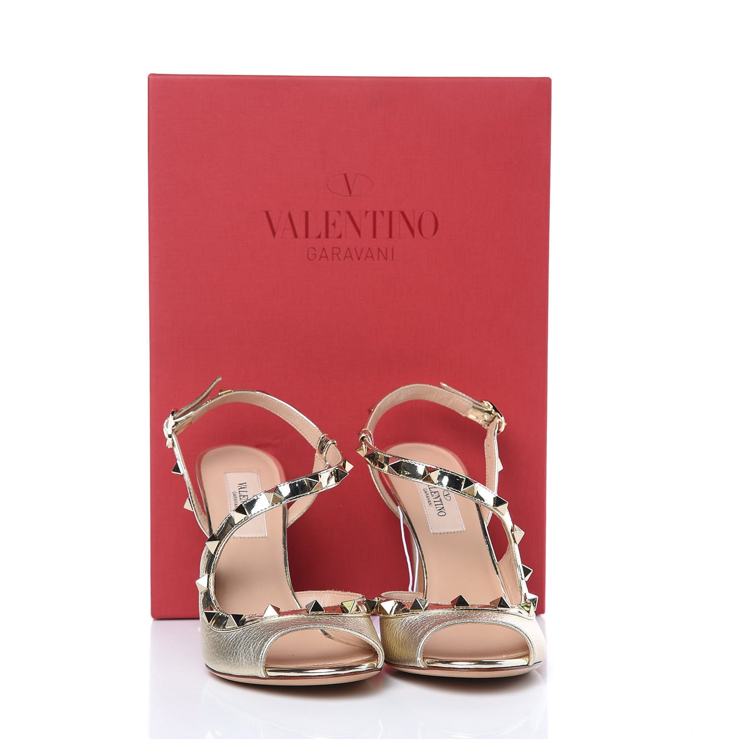 Metallic Pebbled Calfskin Rockstud Asymmetric 100mm Sandals 35.5 Platino
