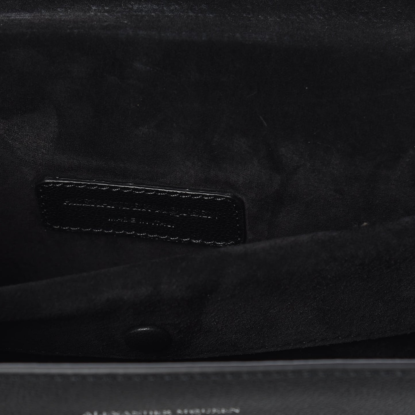 Grained Calfskin Medium Insignia Flap Black