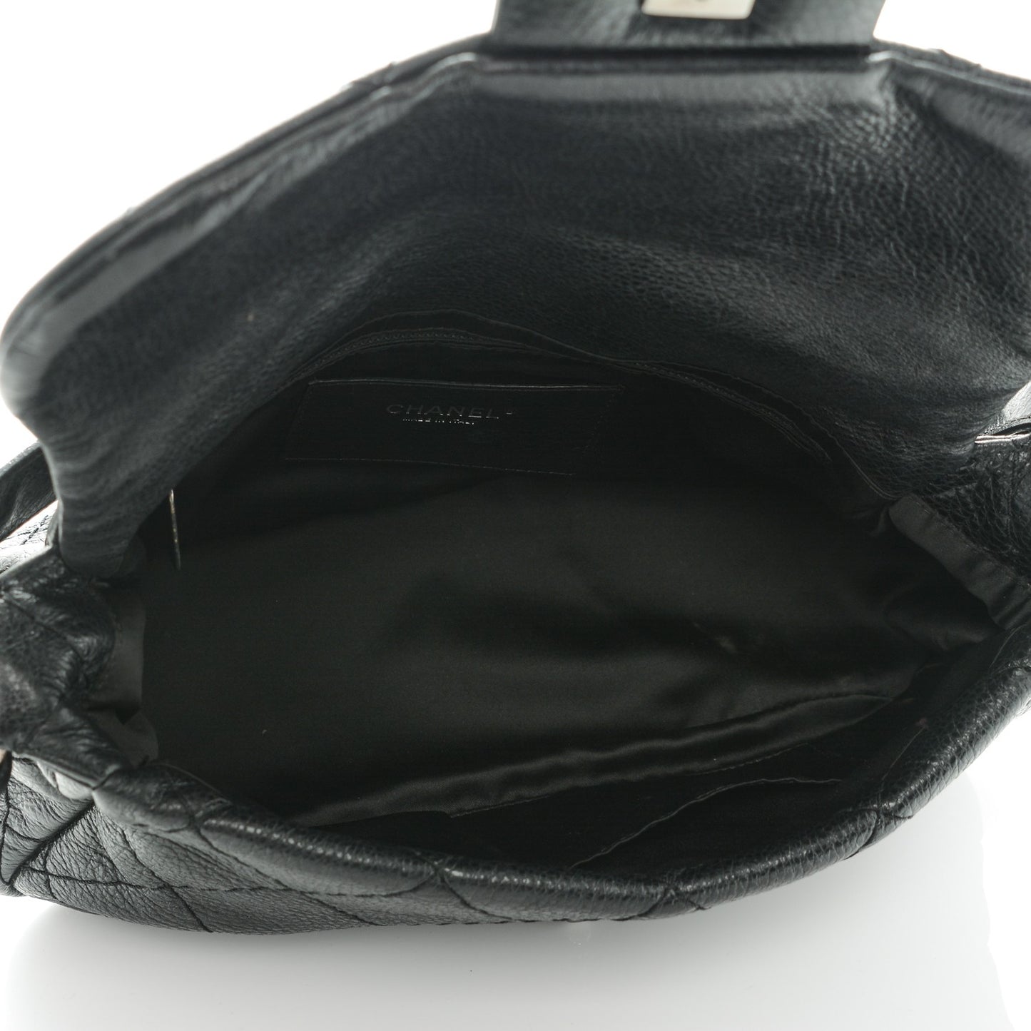 Glazed Calfskin Stitched On The Road Flap Black