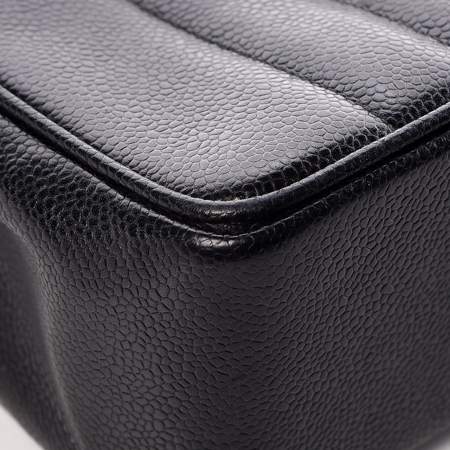 Caviar Vertical Quilted Jumbo Single Flap Black