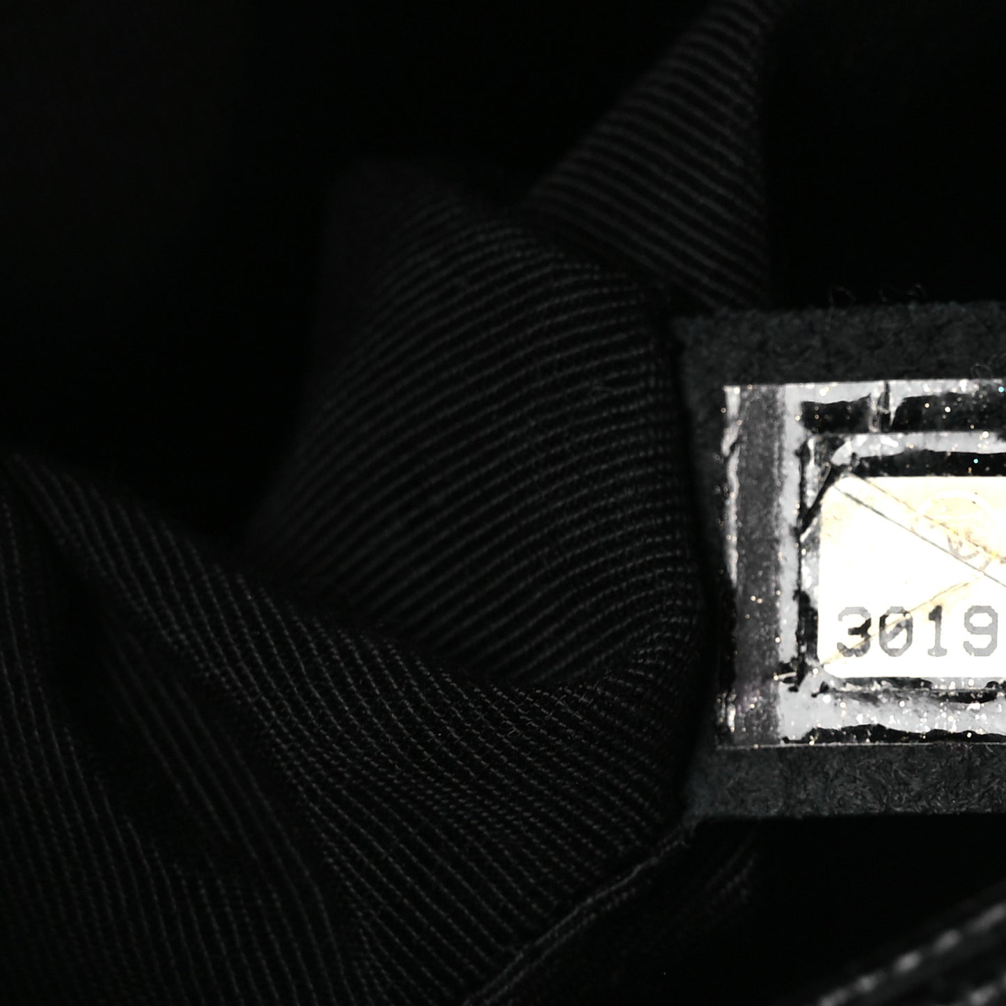 Caviar Quilted Medium Boy Flap Black
