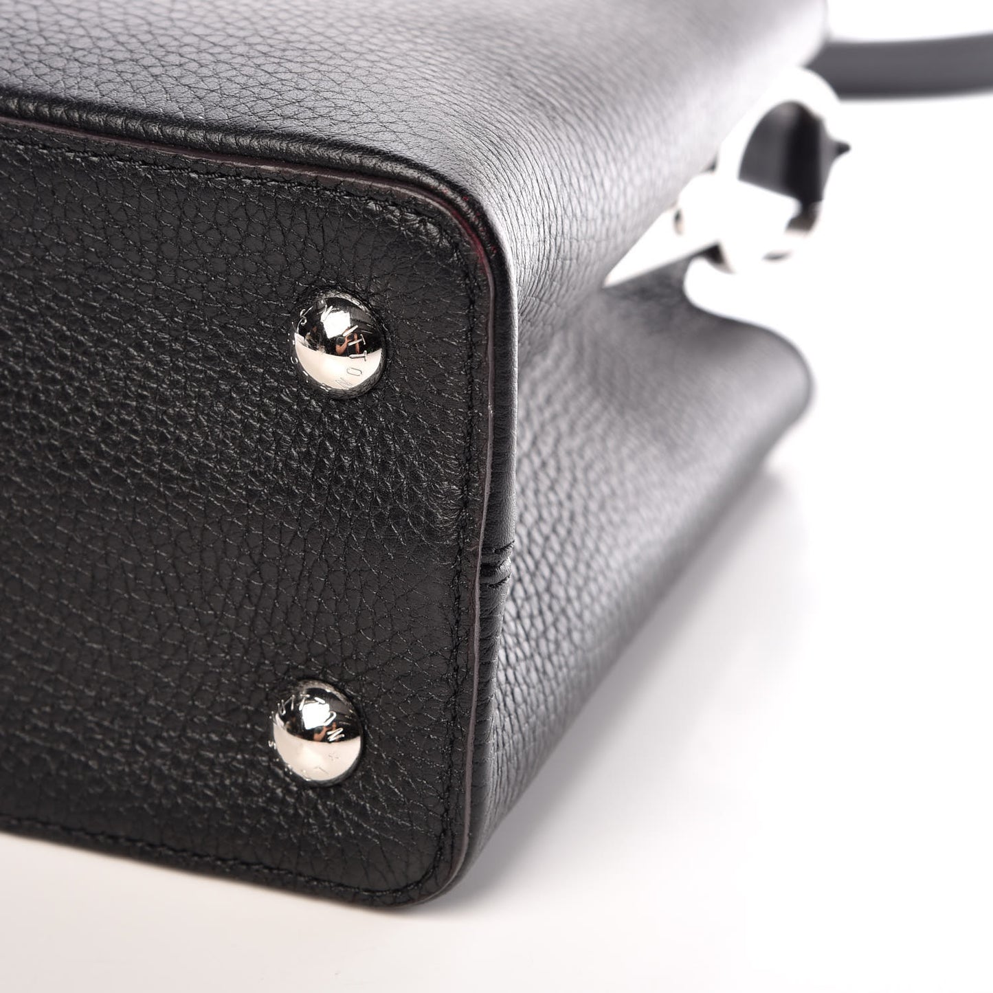 Taurillon Capucines PM Black