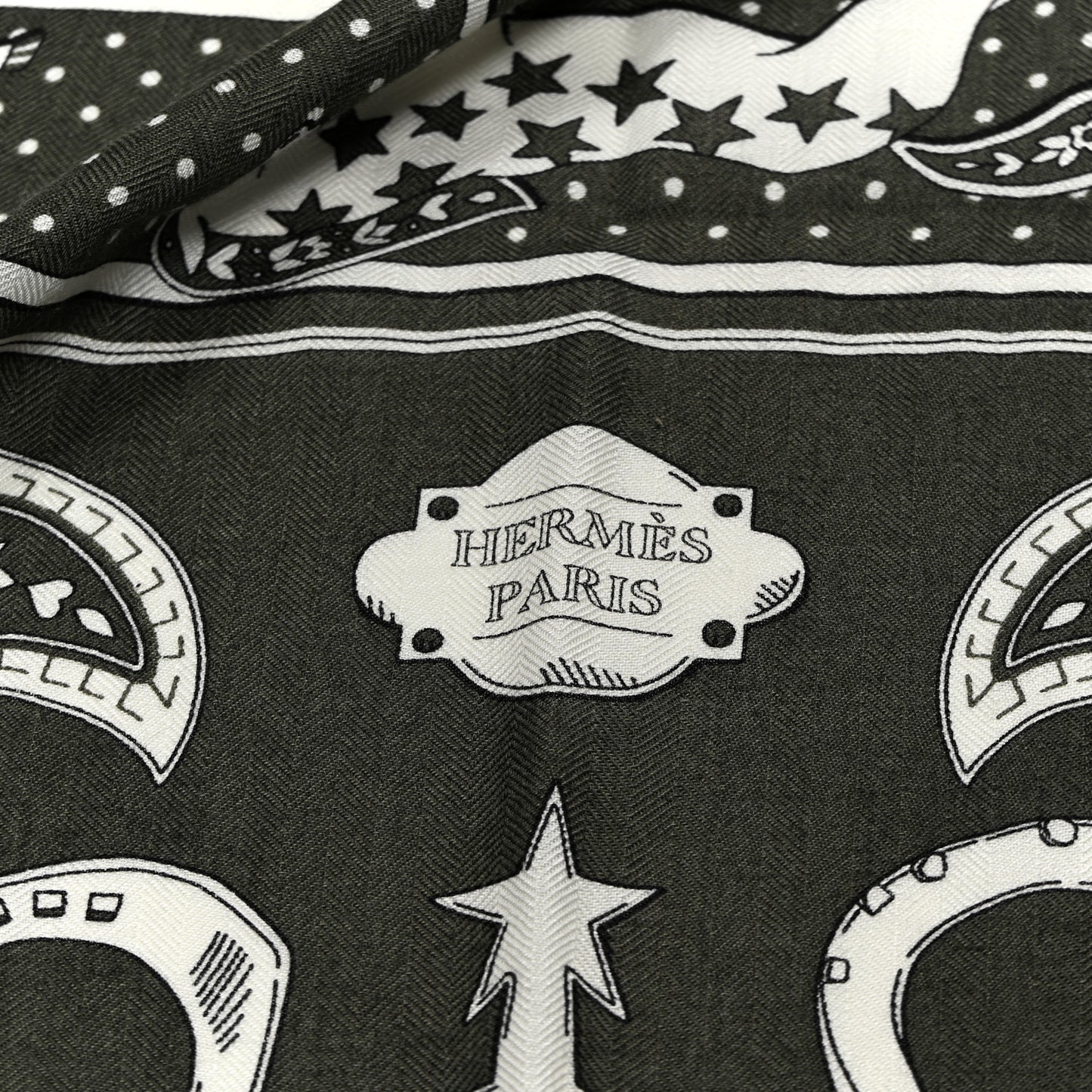 Cashmere Silk Cheval De Coeur Bandana Shawl 140 Kaki White Black