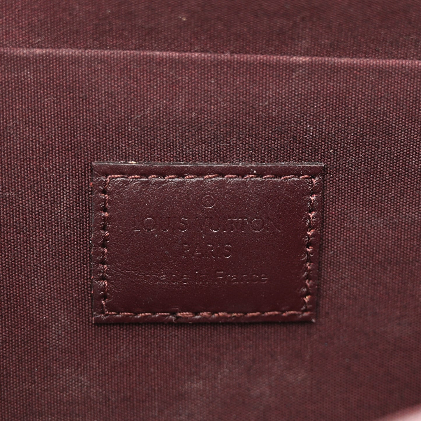 Vernis Pochette Felicie Chain Wallet Amarante
