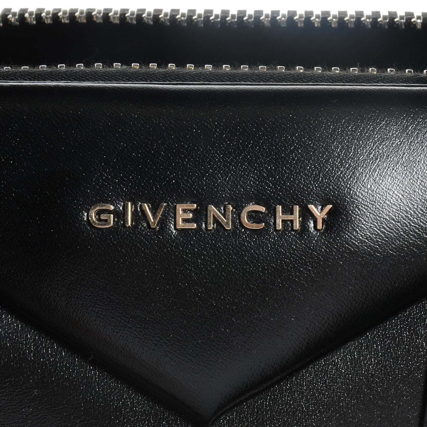 Shiny Lord Calfskin Medium Antigona Black