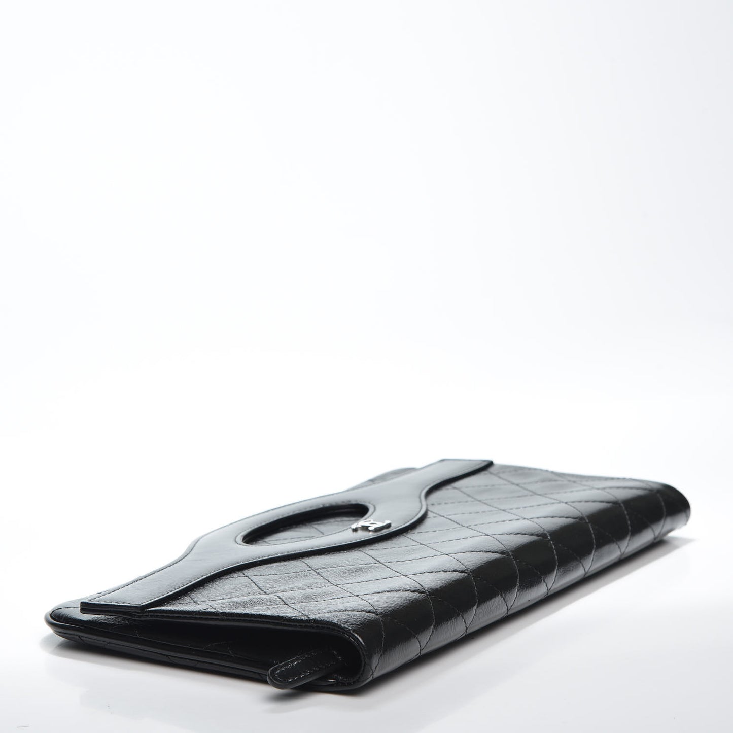 Shiny Crumpled Calfskin Large 31 Pouch Black