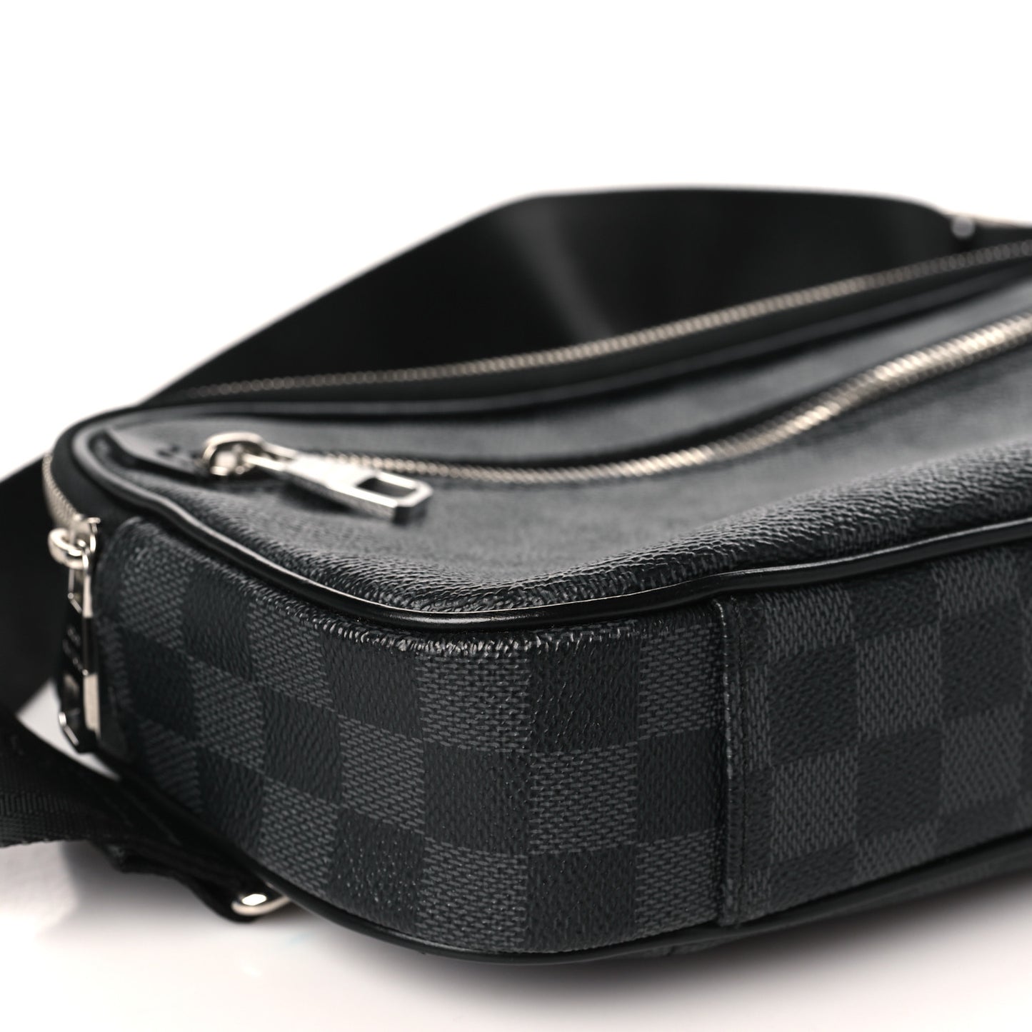 Damier Graphite Ambler
