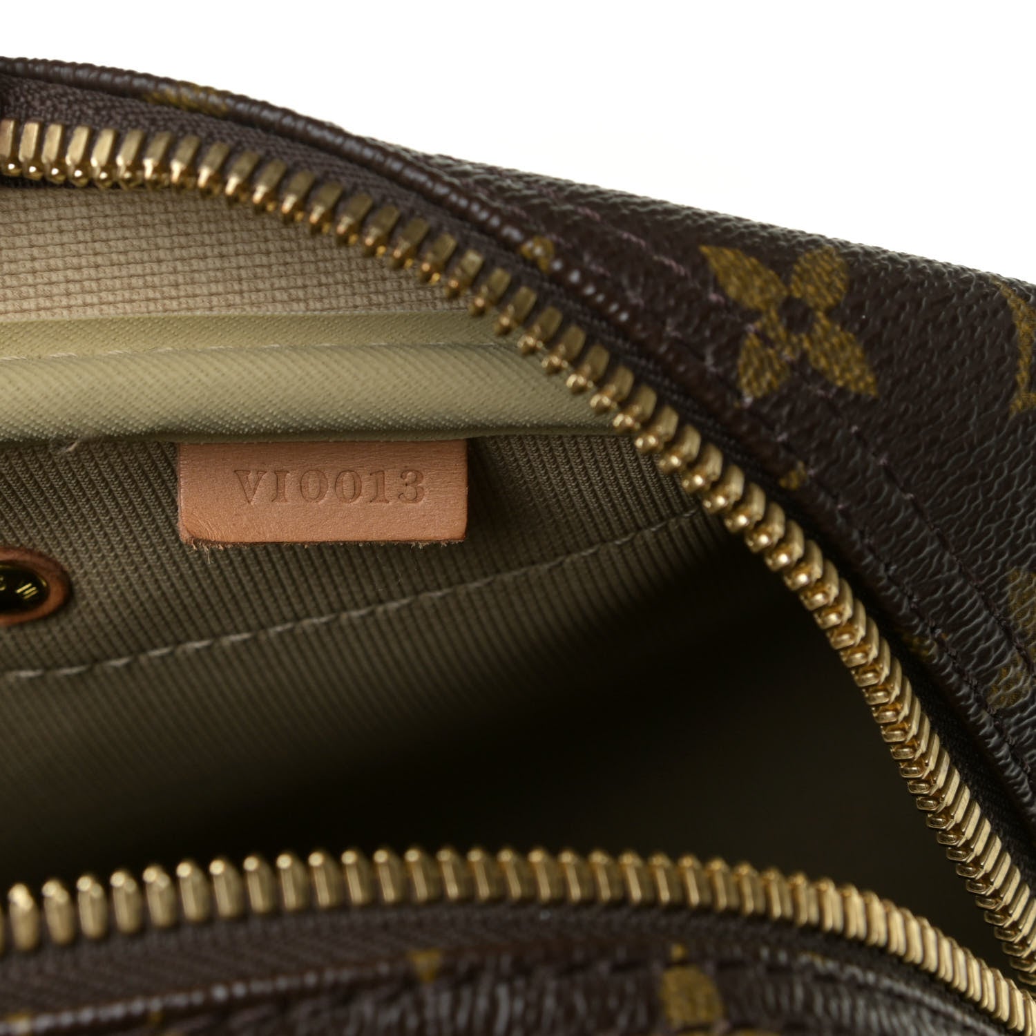 Louis Vuitton Monogram Evasion Sports Bag 7 of 19