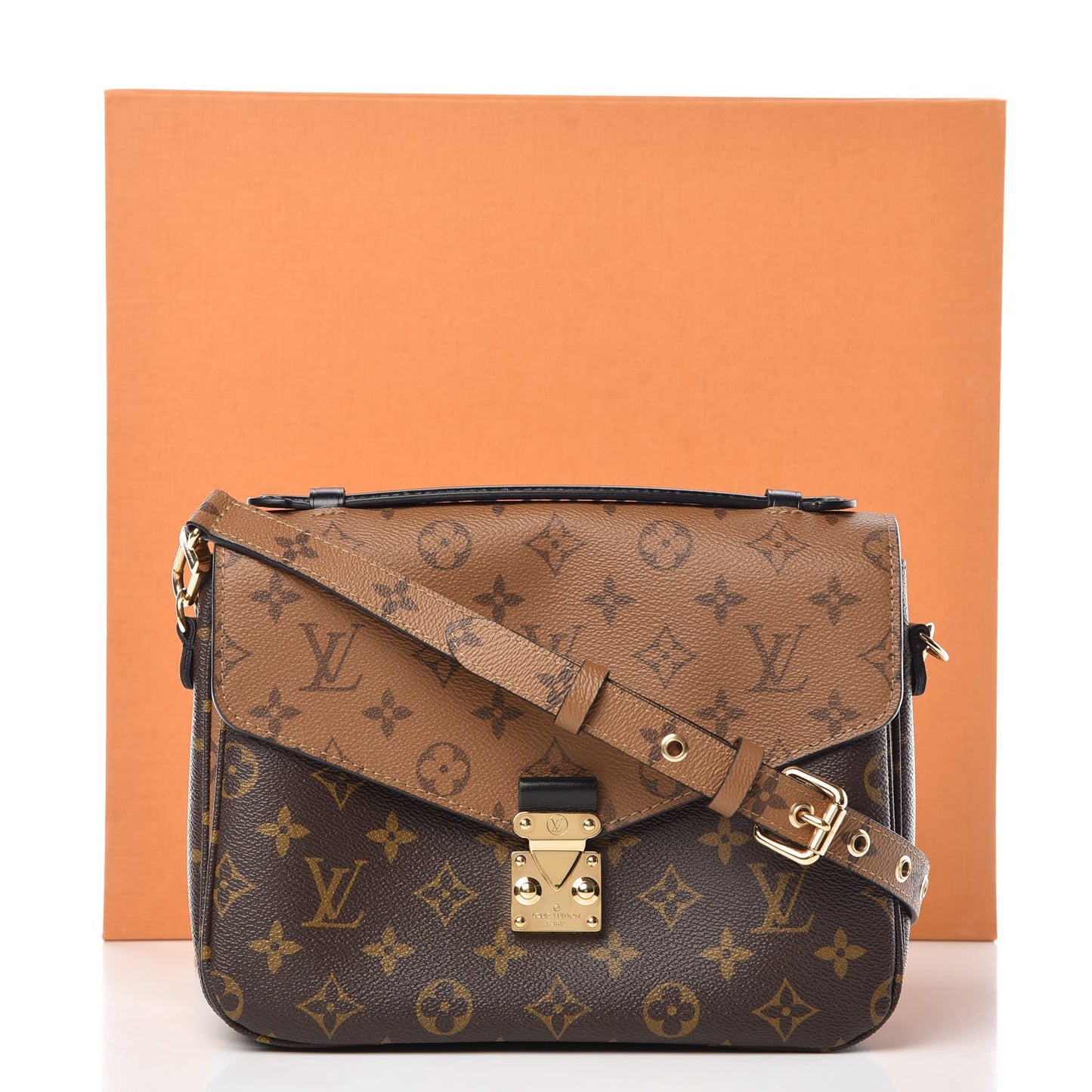 Reverse Monogram Pochette Metis