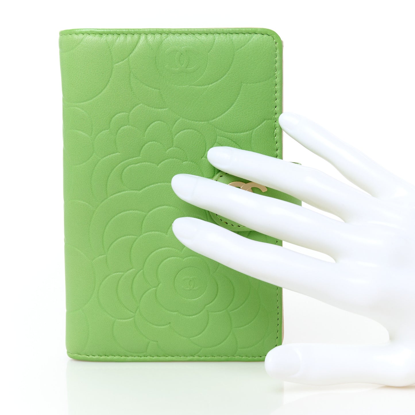 Lambskin Camellia Embossed Zipped Pocket Wallet Green