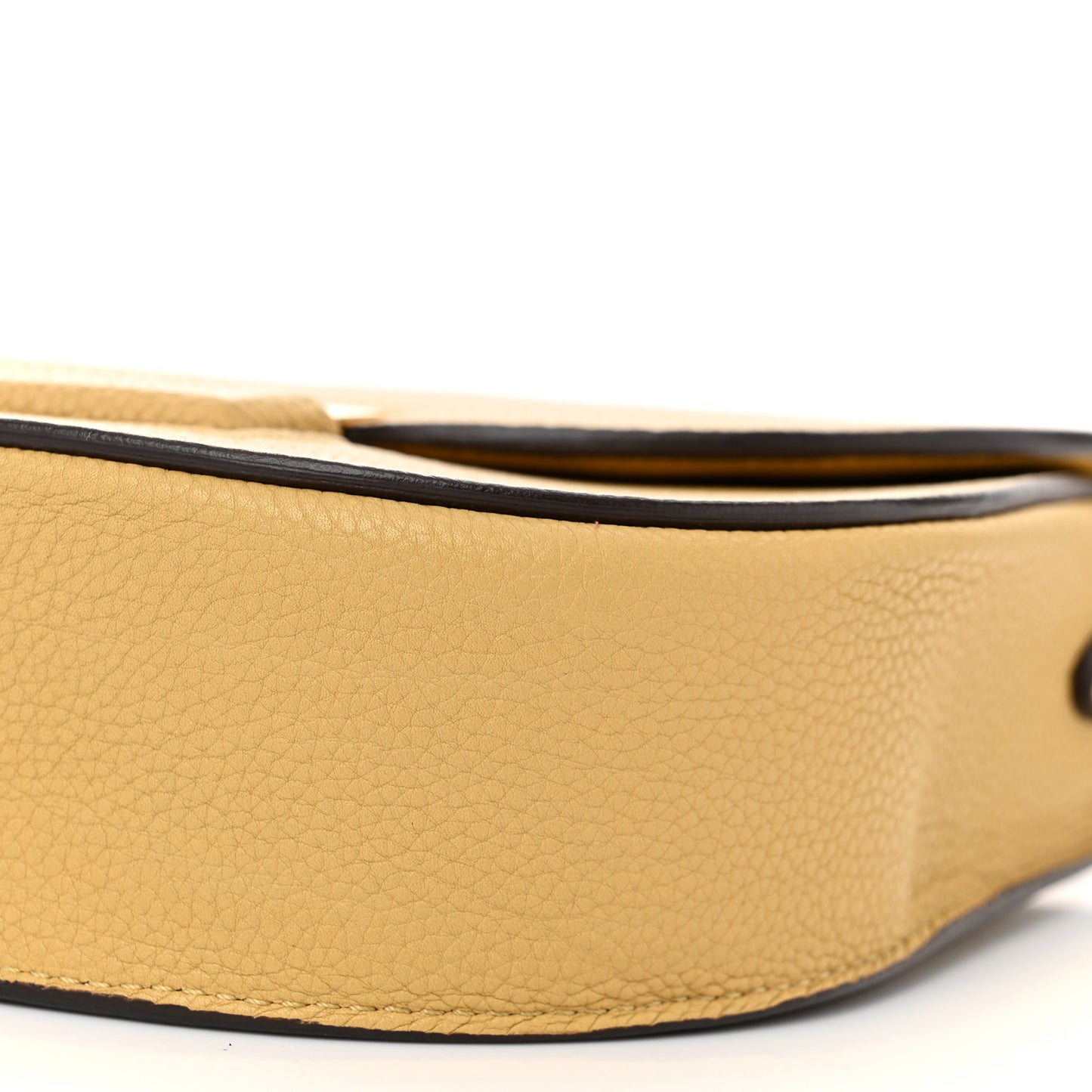 Grained Calfskin Small Trotteur Vanilla