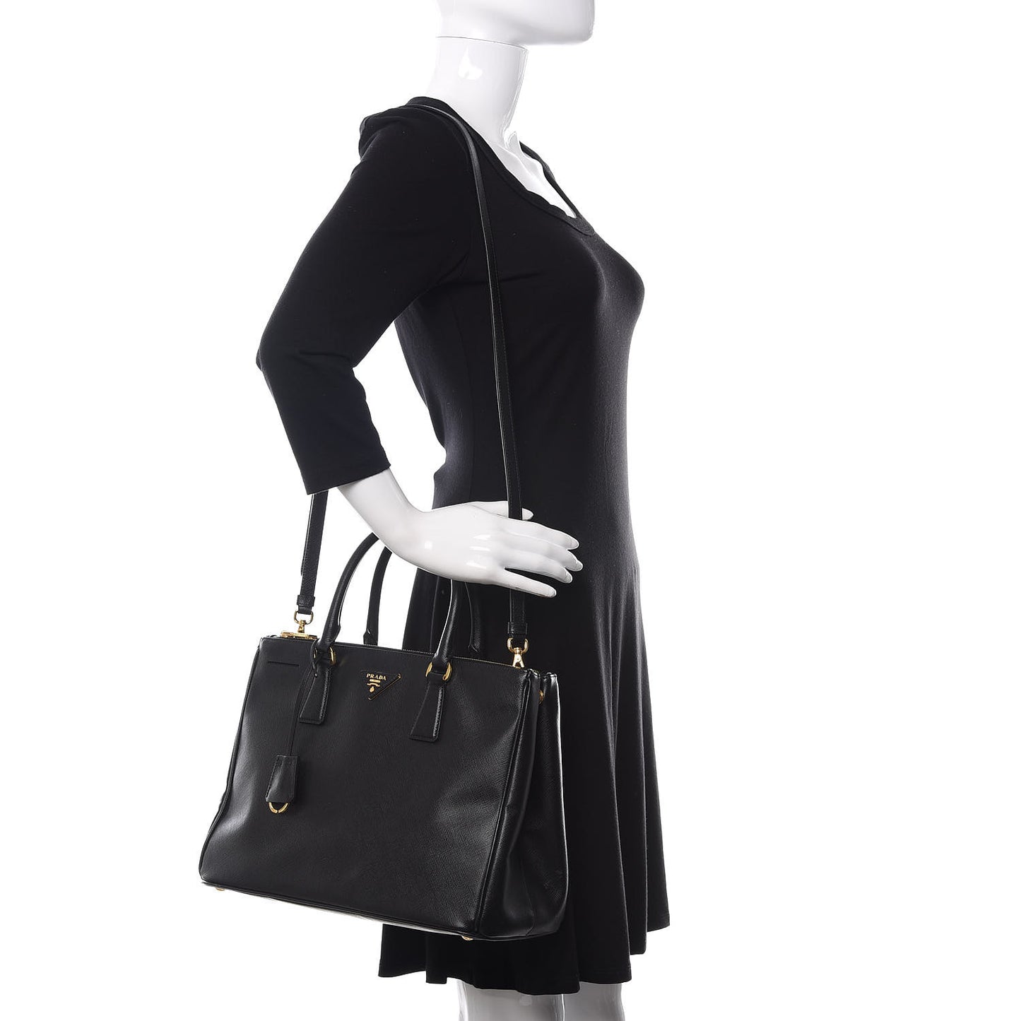 Saffiano Medium Galleria Double Zip Tote Black