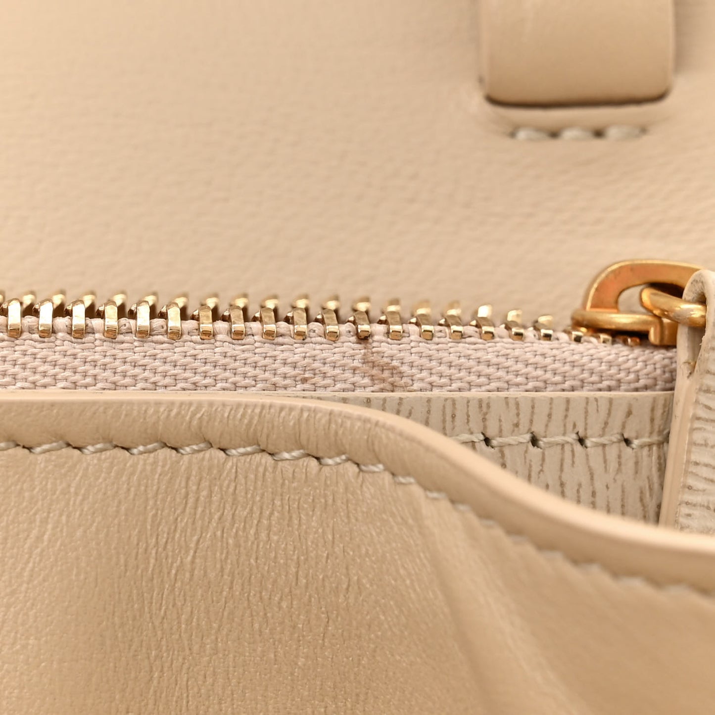 Box Calfskin Medium Classic Box Bag Linen