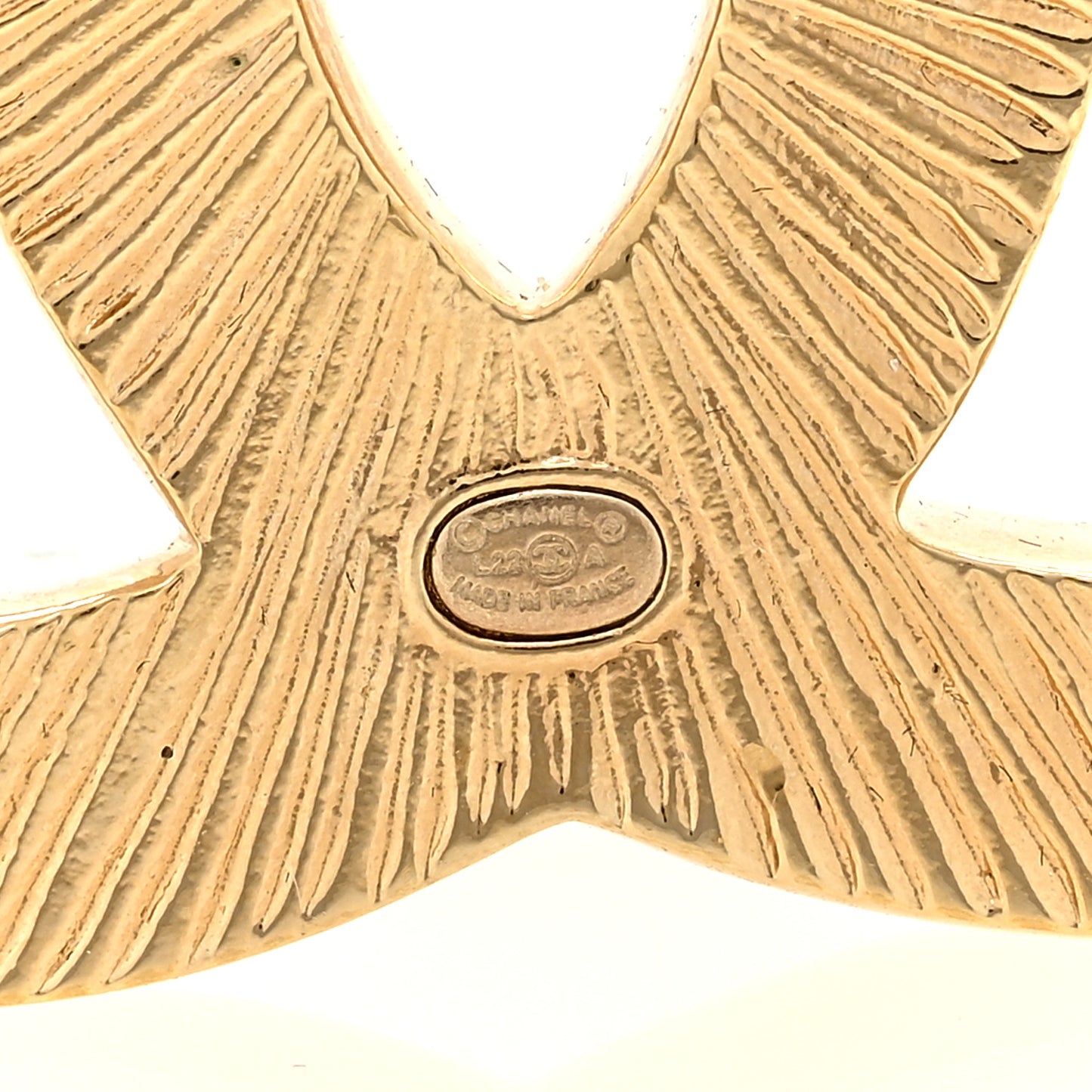 Metal Textured CC Brooch Light Gold