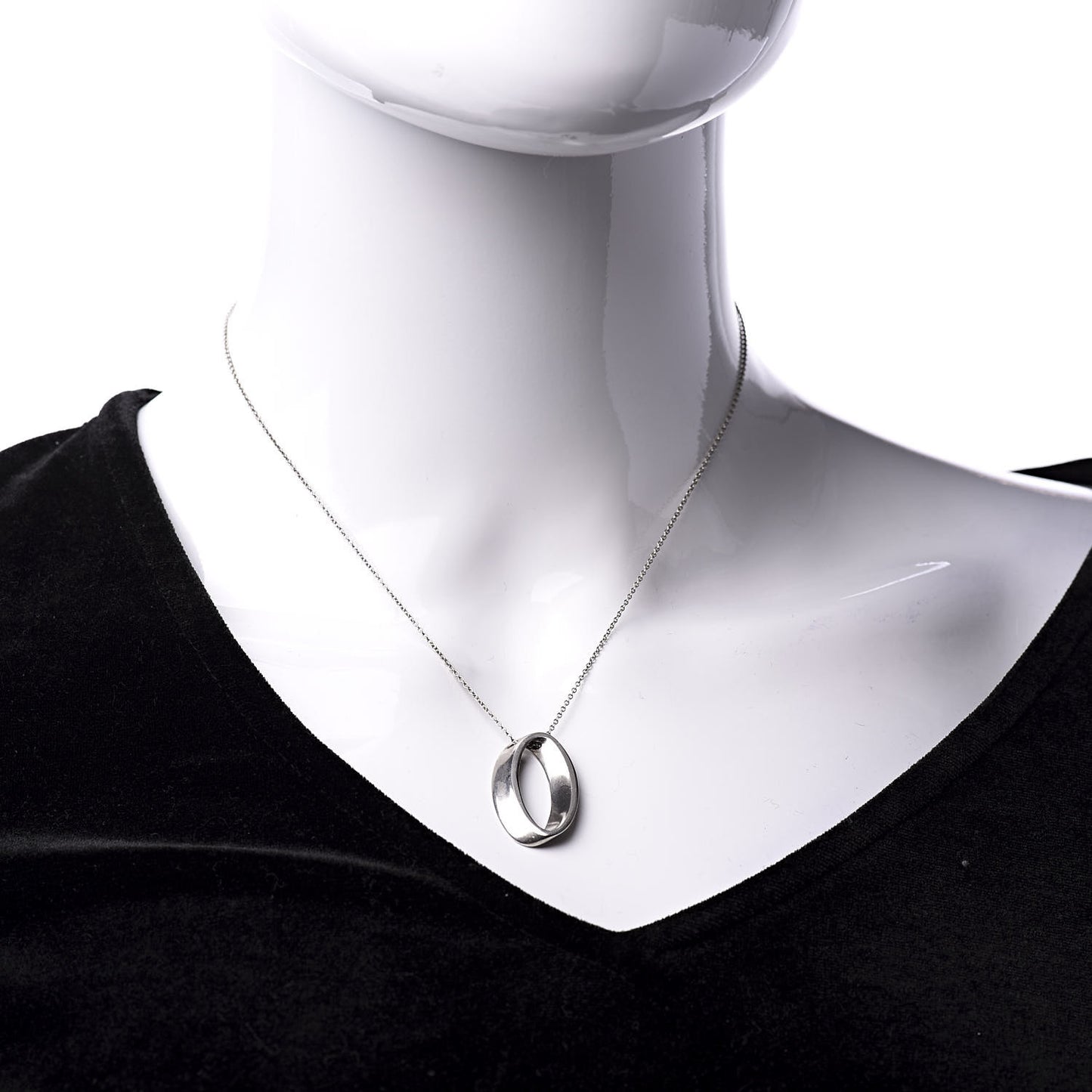 Sterling Silver Oval Loop Pendant Necklace