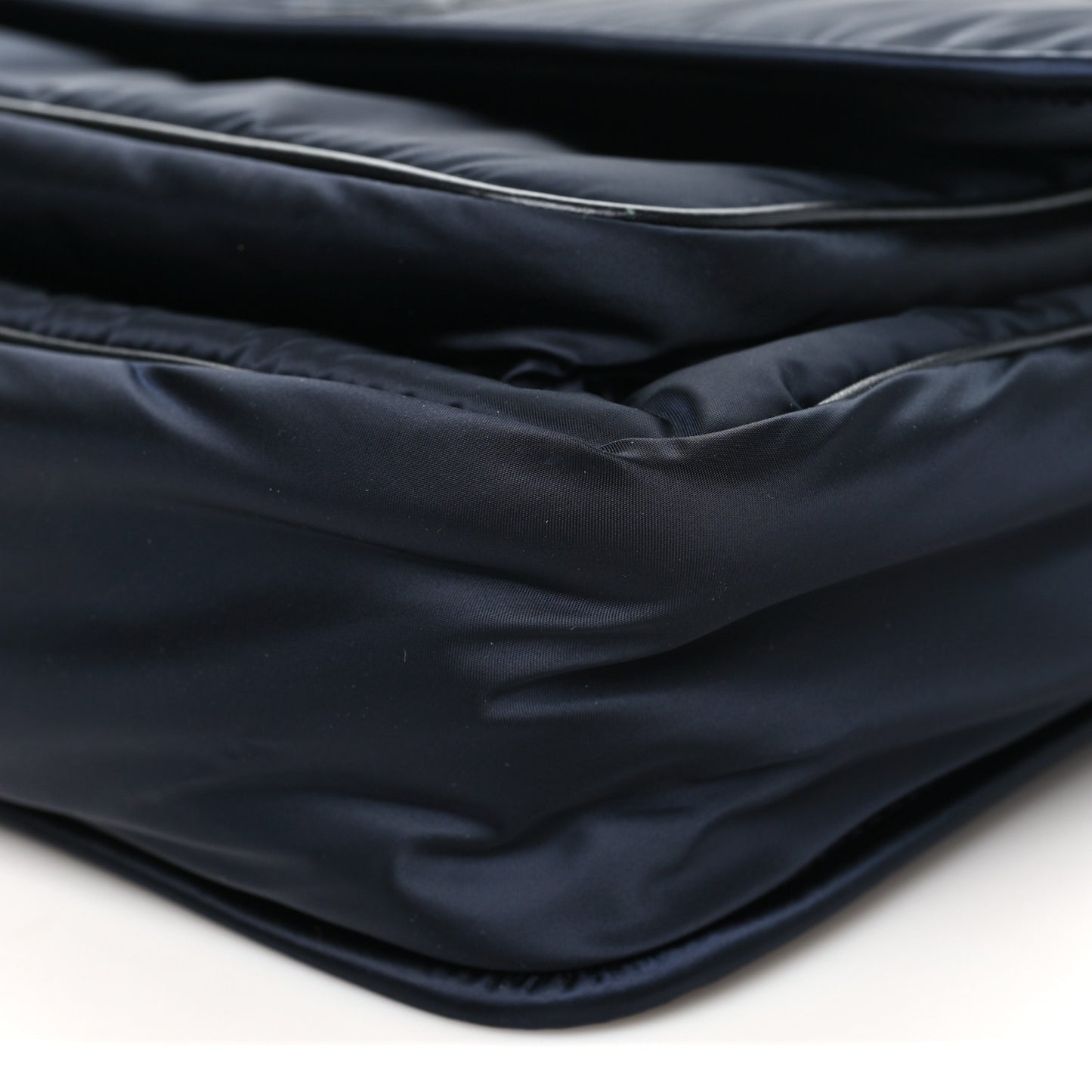 Econyl Nylon Niki Messenger Black