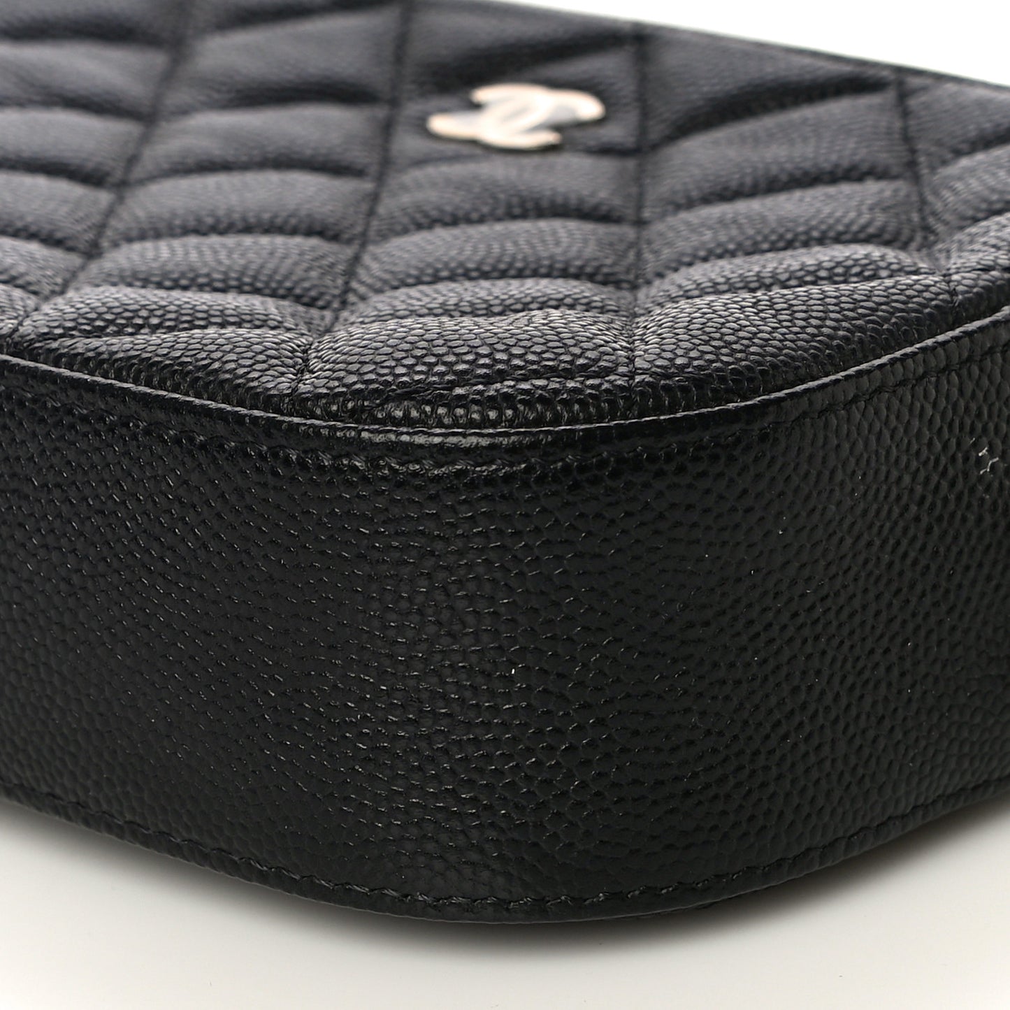 Caviar Quilted Vanity With Chain Black
