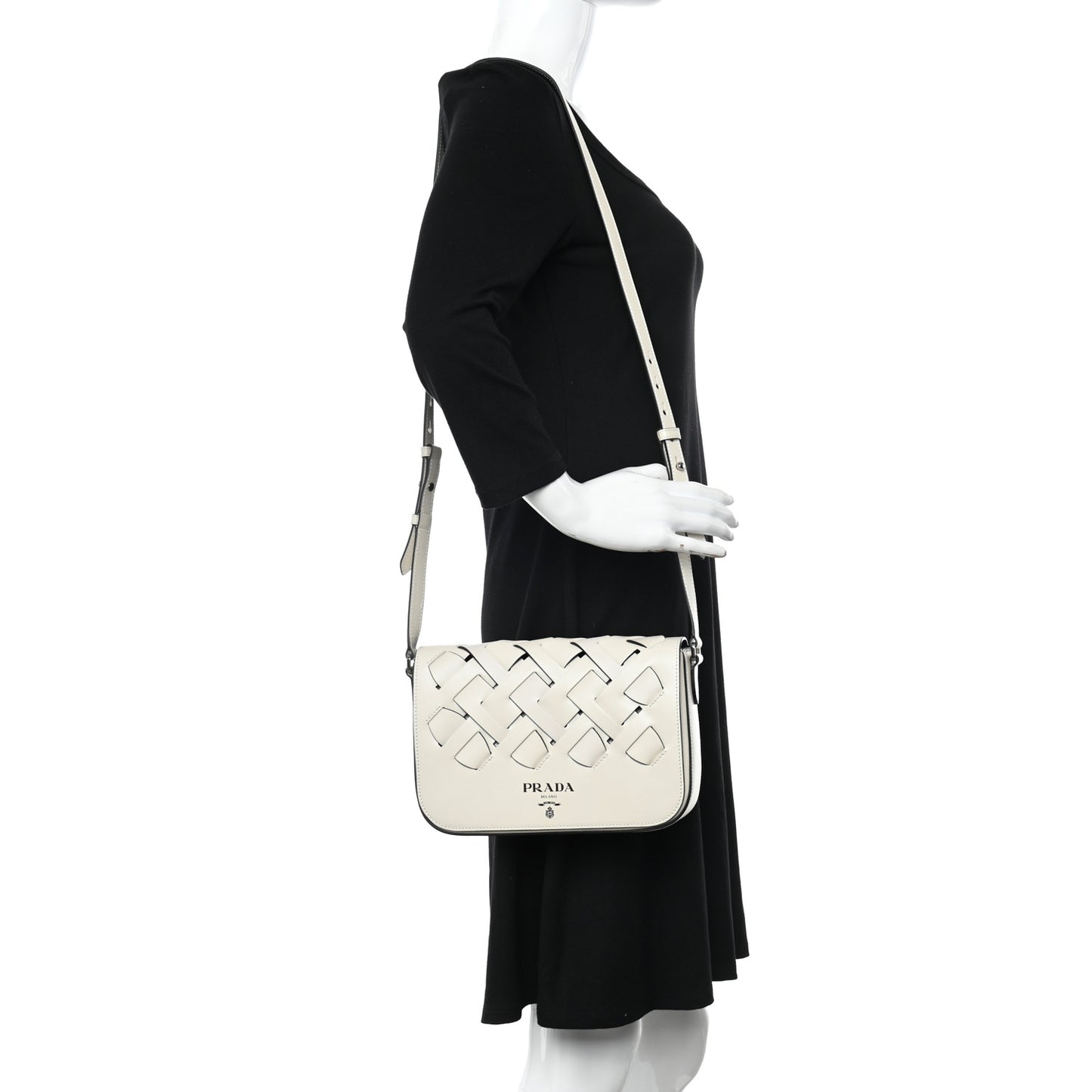Vitello Intreccio Tress Shoulder Bag White Black