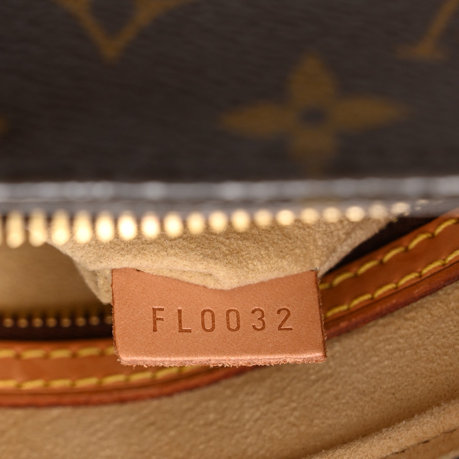 Louis Vuitton Monogram Looping MM 7 of 10