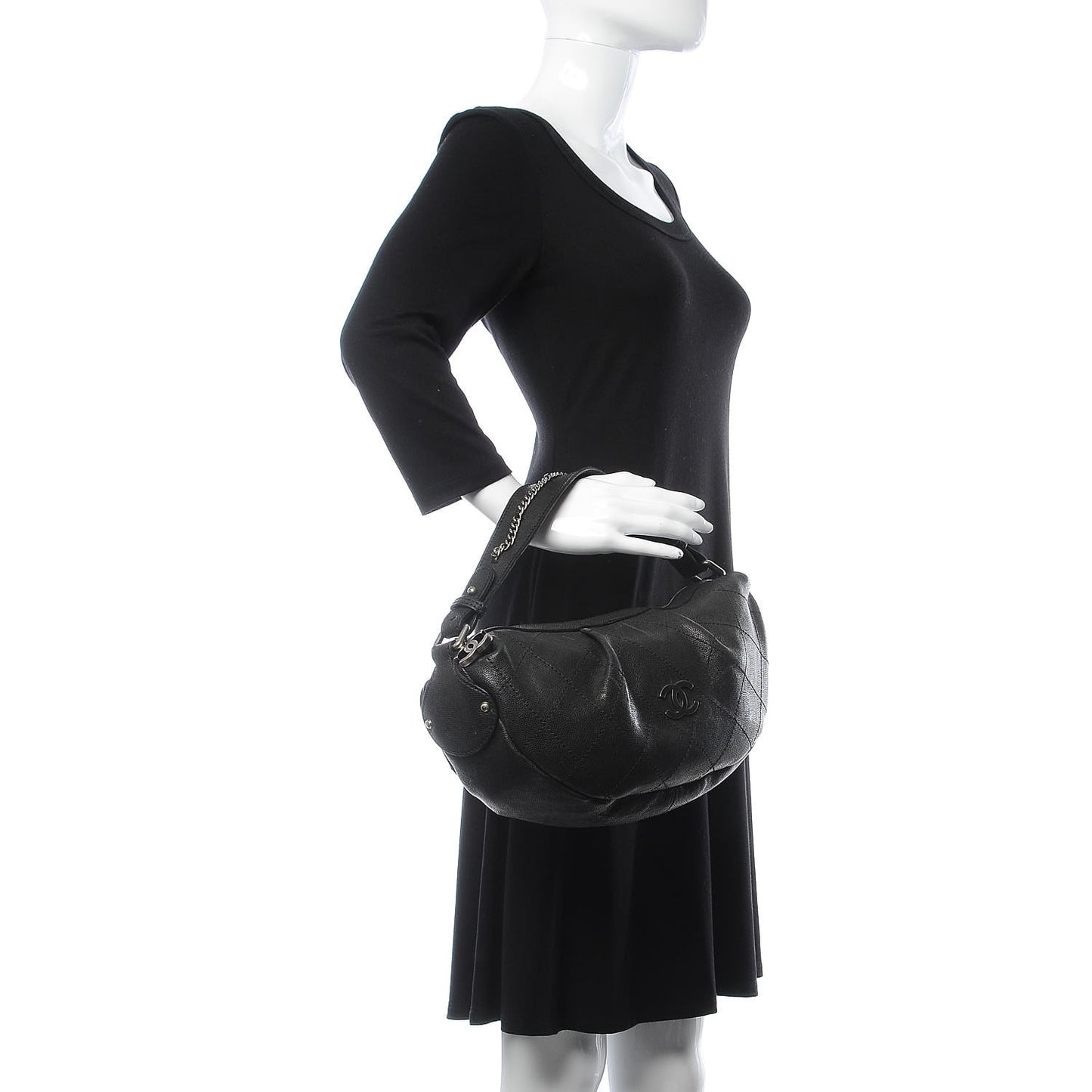 Caviar Stitched Outdoor Ligne Hobo Black