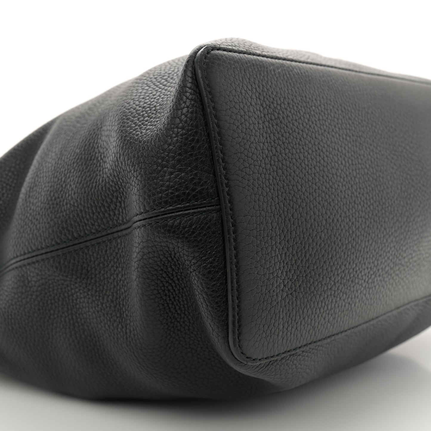 Pebbled Calfskin Large Soho Hobo Black