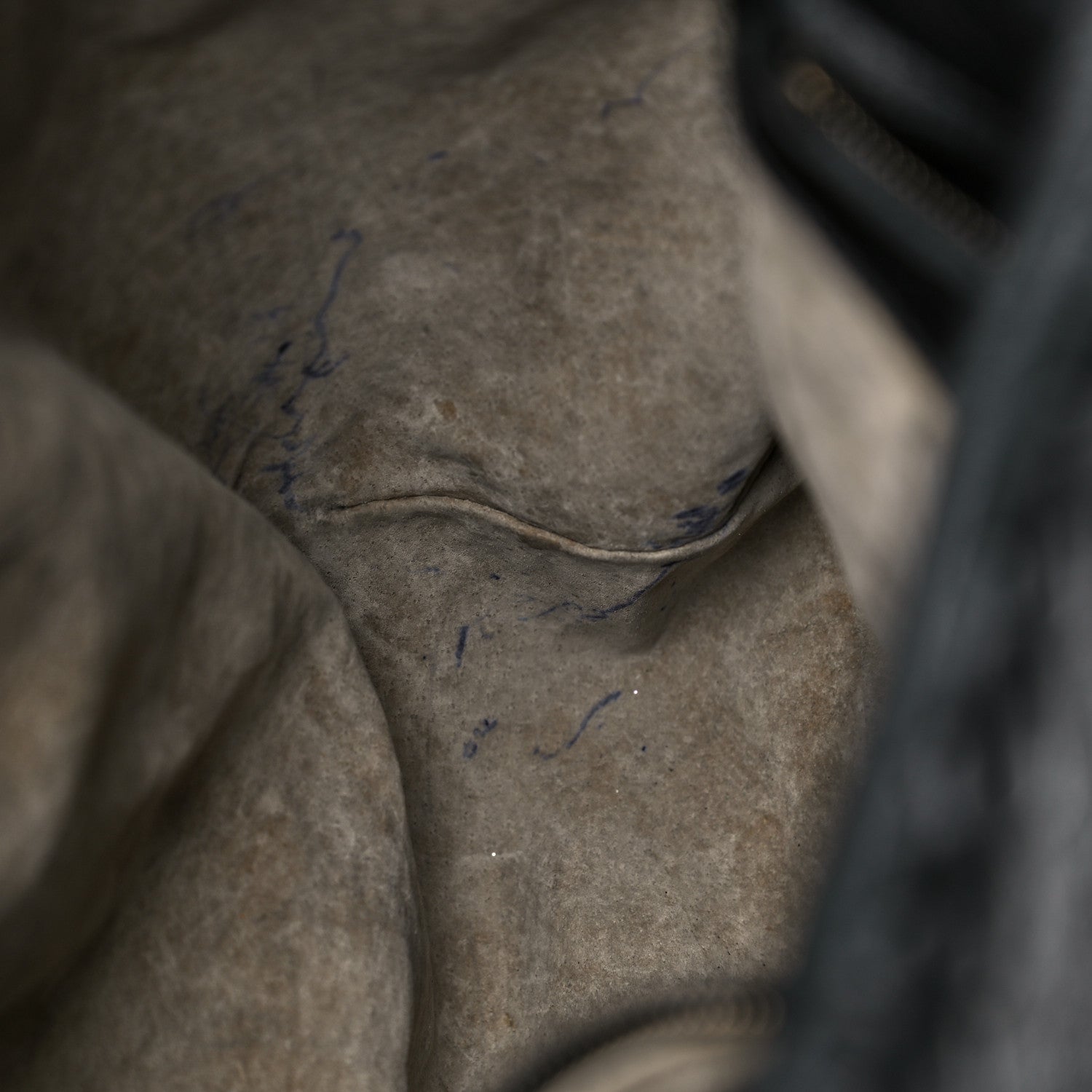 Bottega Veneta Cervo Deerskin Large Hobo Black 15 of 19