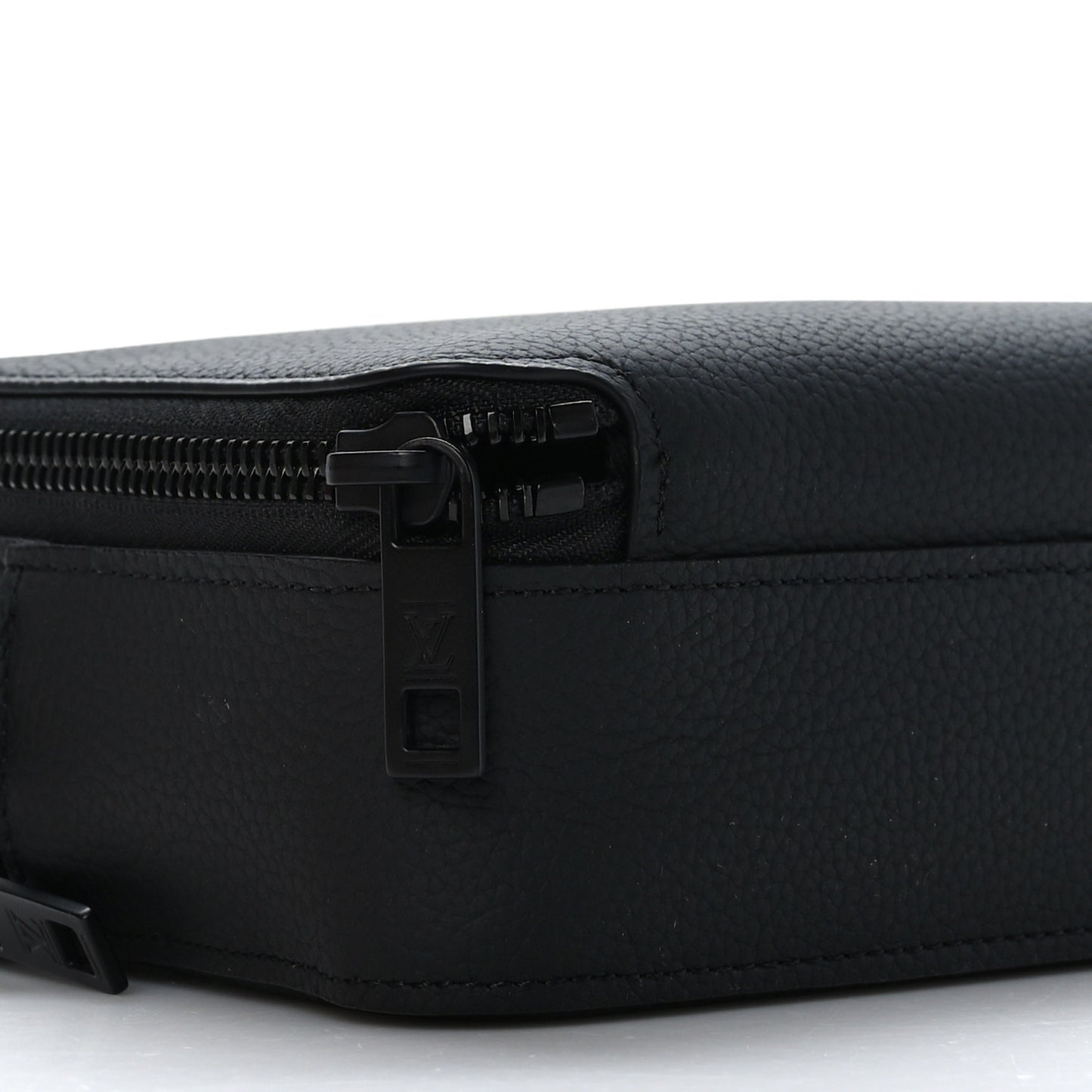 Calfskin Aerogram Alpha Wearable Wallet Black