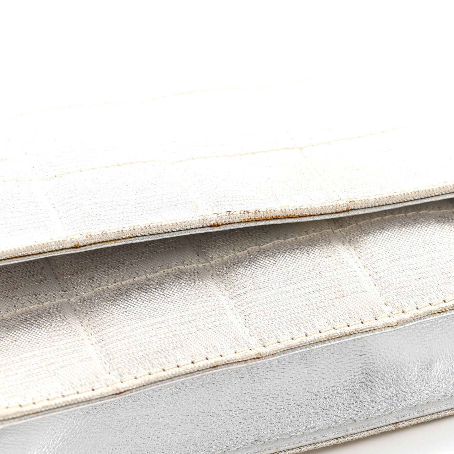 Nylon Travel Wallet On Chain WOC Metallic Silver
