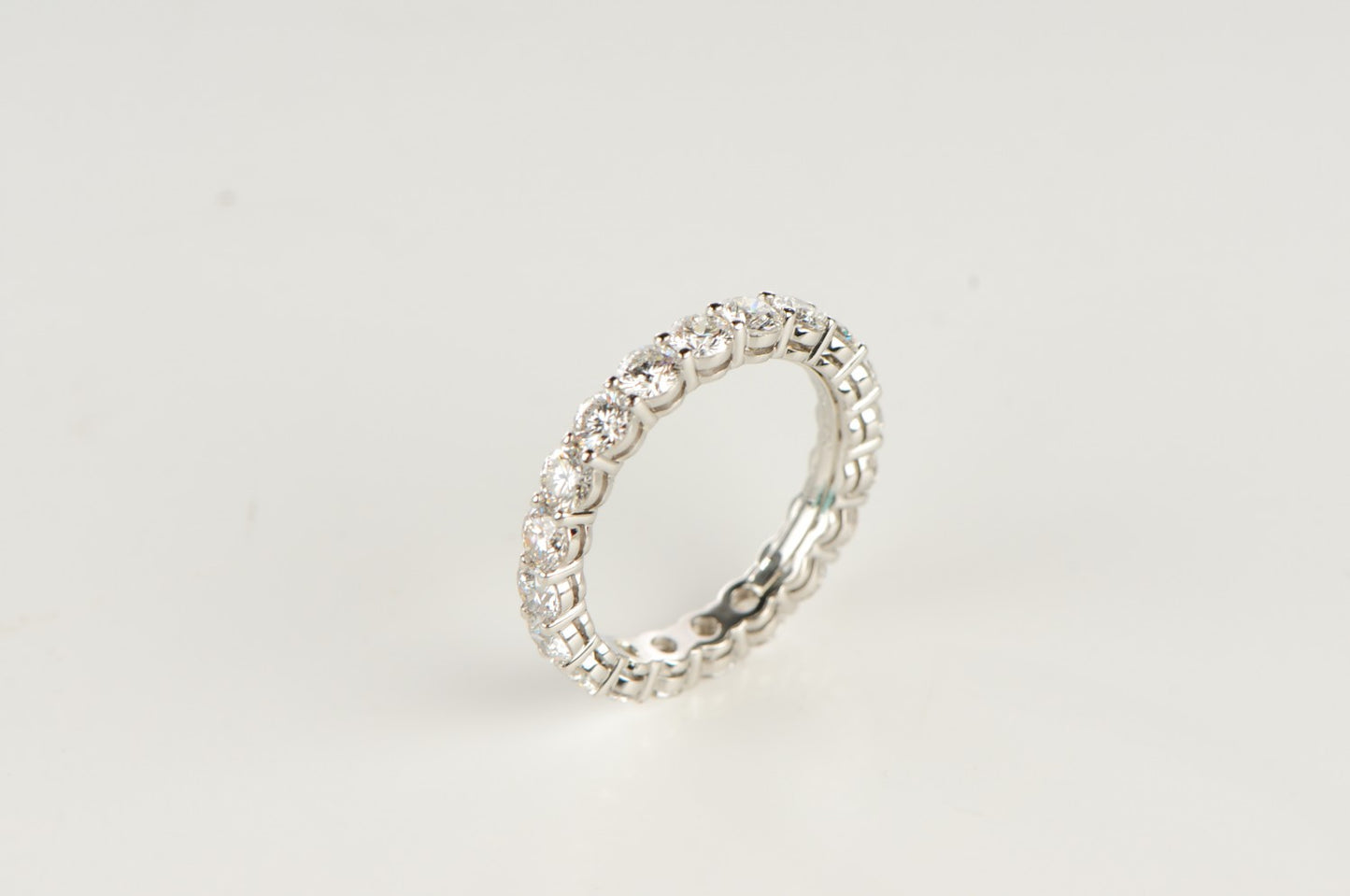 Platinum Diamond Shared Setting Band Ring 8.25