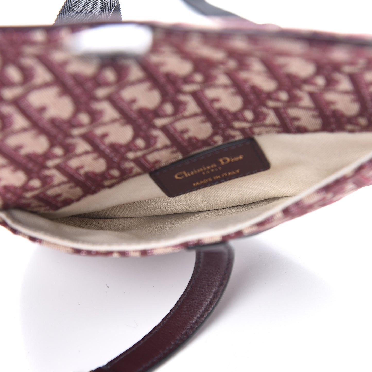 Oblique Saddle Pouch Bordeaux