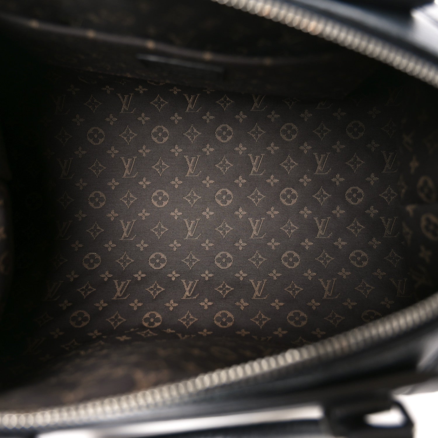 【ちゃんはる】Louis Vuitton ブラックボディバッグ Louis Vuitton Lambskin CarryAll Travel Bag Black 1758962