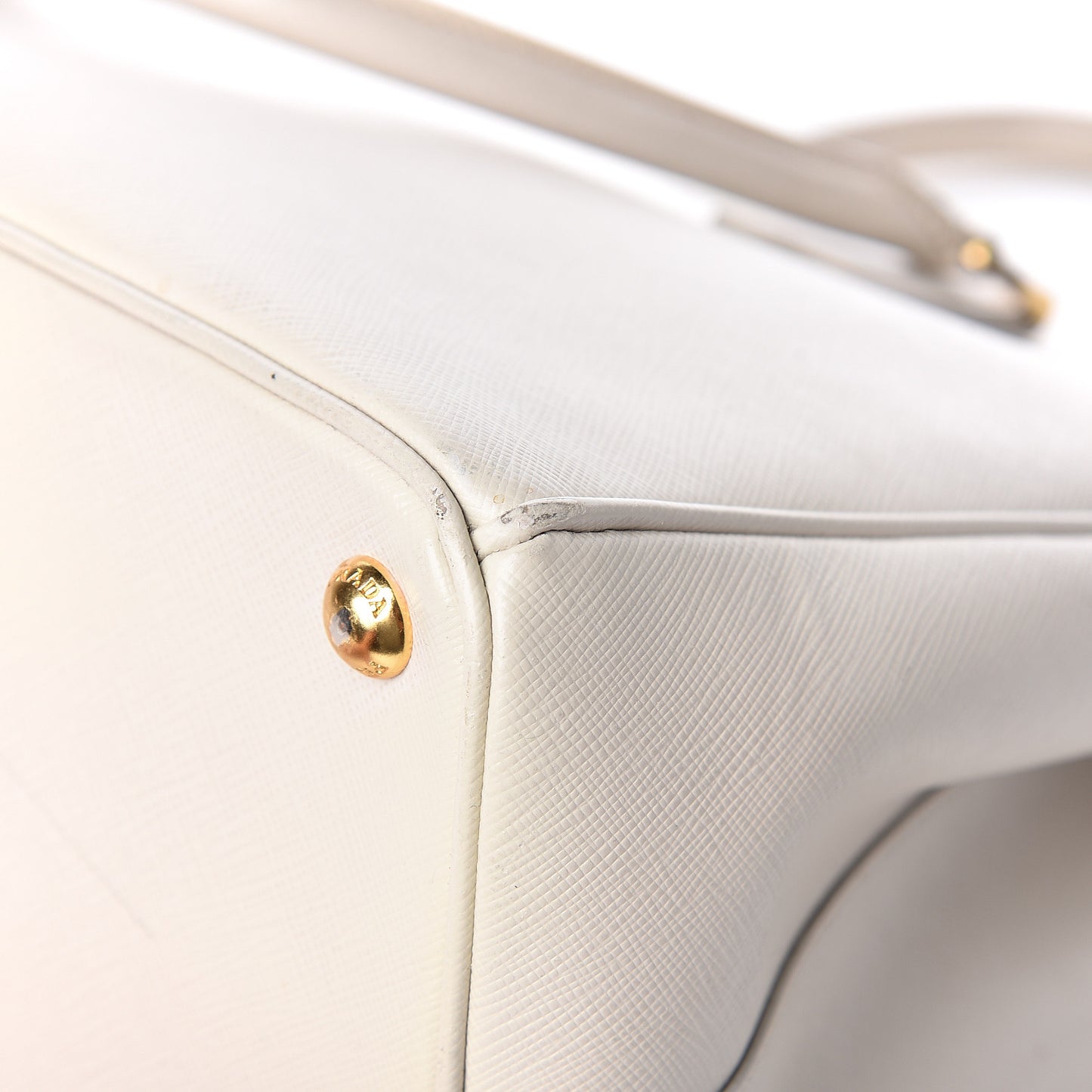 Saffiano Medium Galleria Double Zip Tote Talco