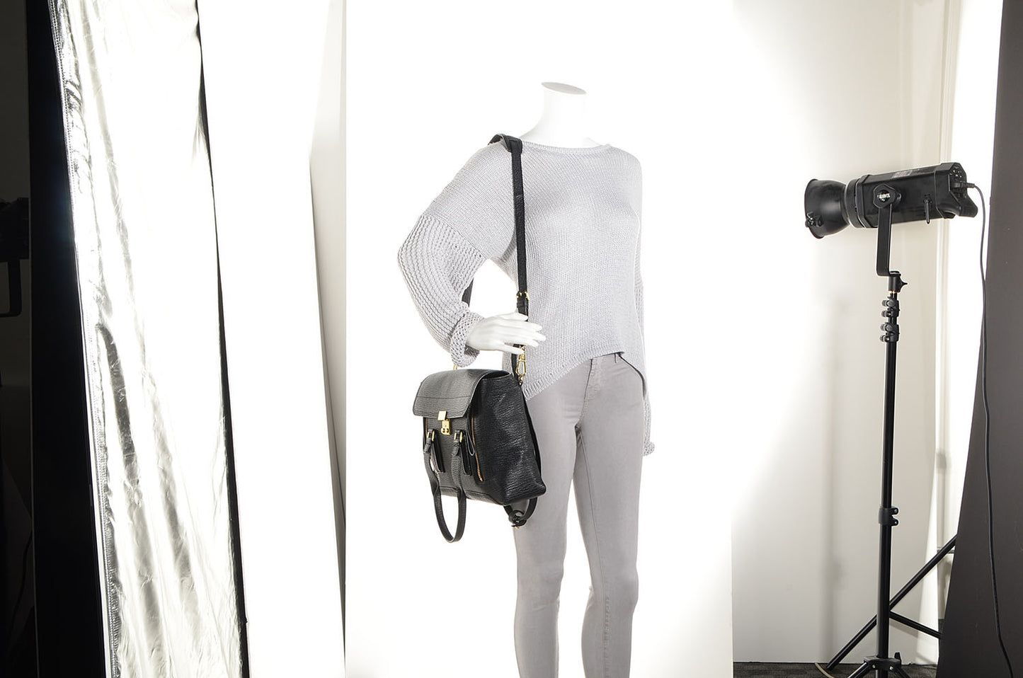 3.1 Medium Pashli Satchel Black