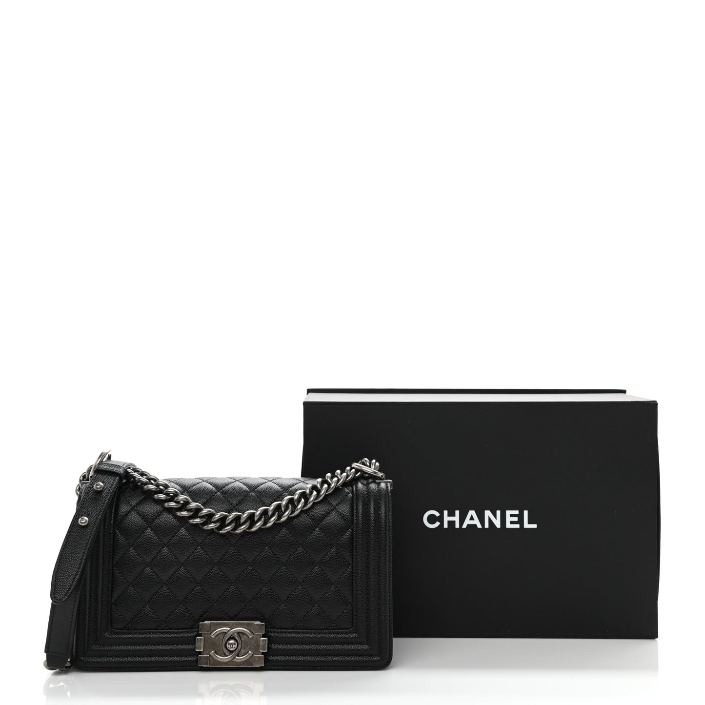 Caviar Quilted Medium Boy Flap Black