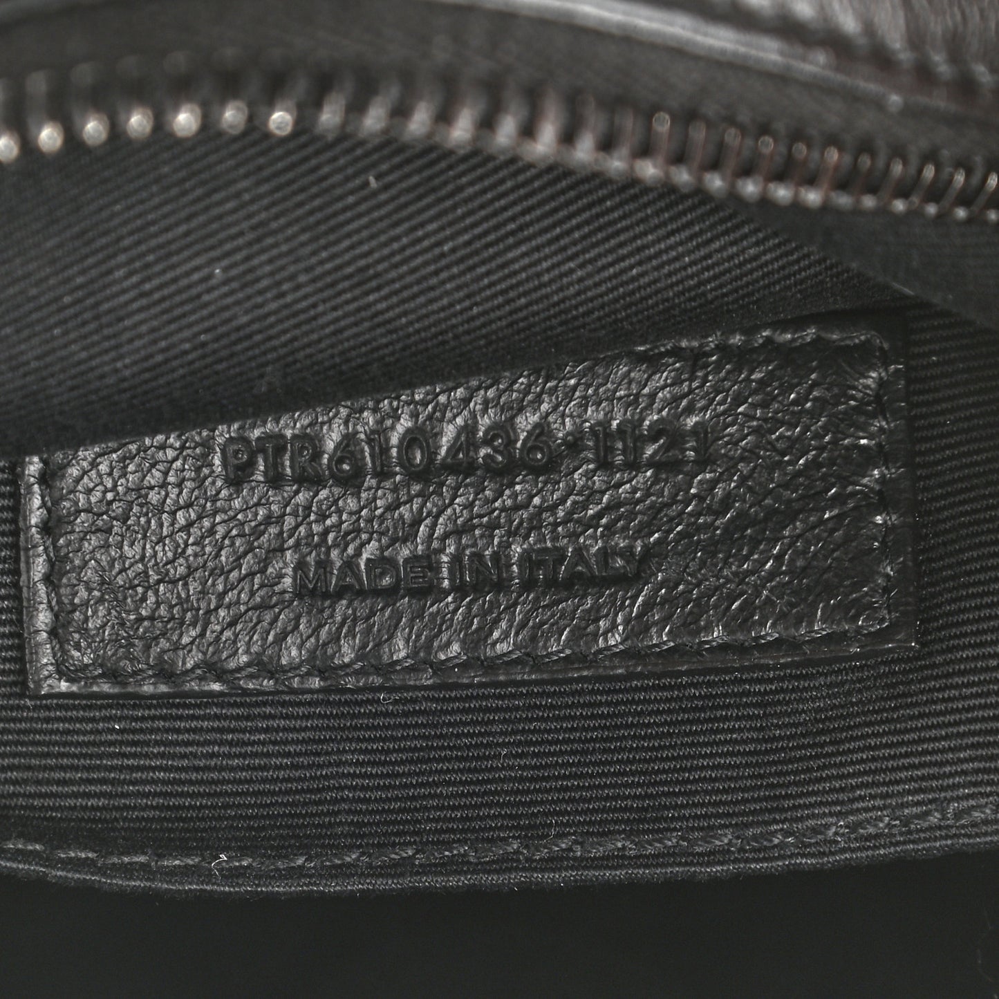 Calfskin Matelasse Chevron Round Vinyle Camera Bag Black