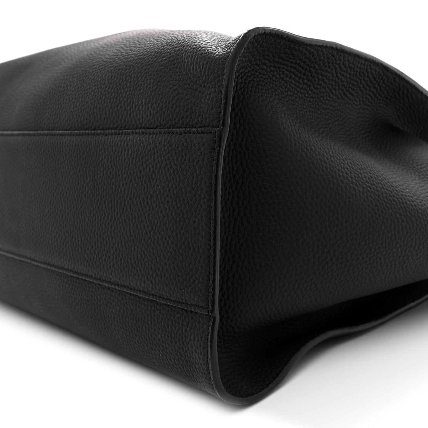 Matte Grained Calfskin Marlo 17 Black