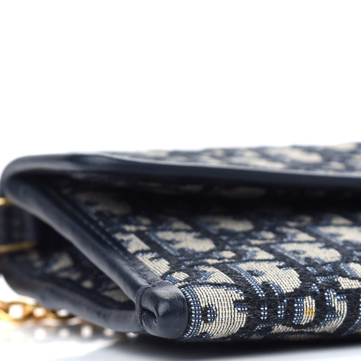 Oblique 30 Montaigne Chain Pouch Blue