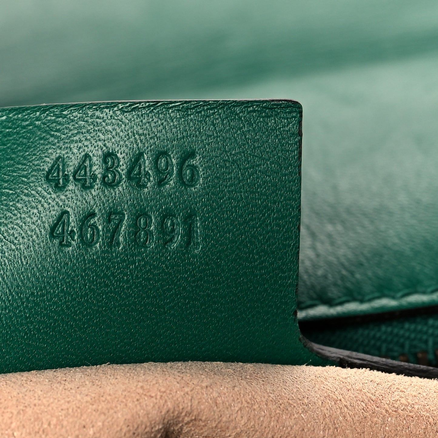 Calfskin Matelasse Medium GG Marmont Shoulder Bag Emerald Green