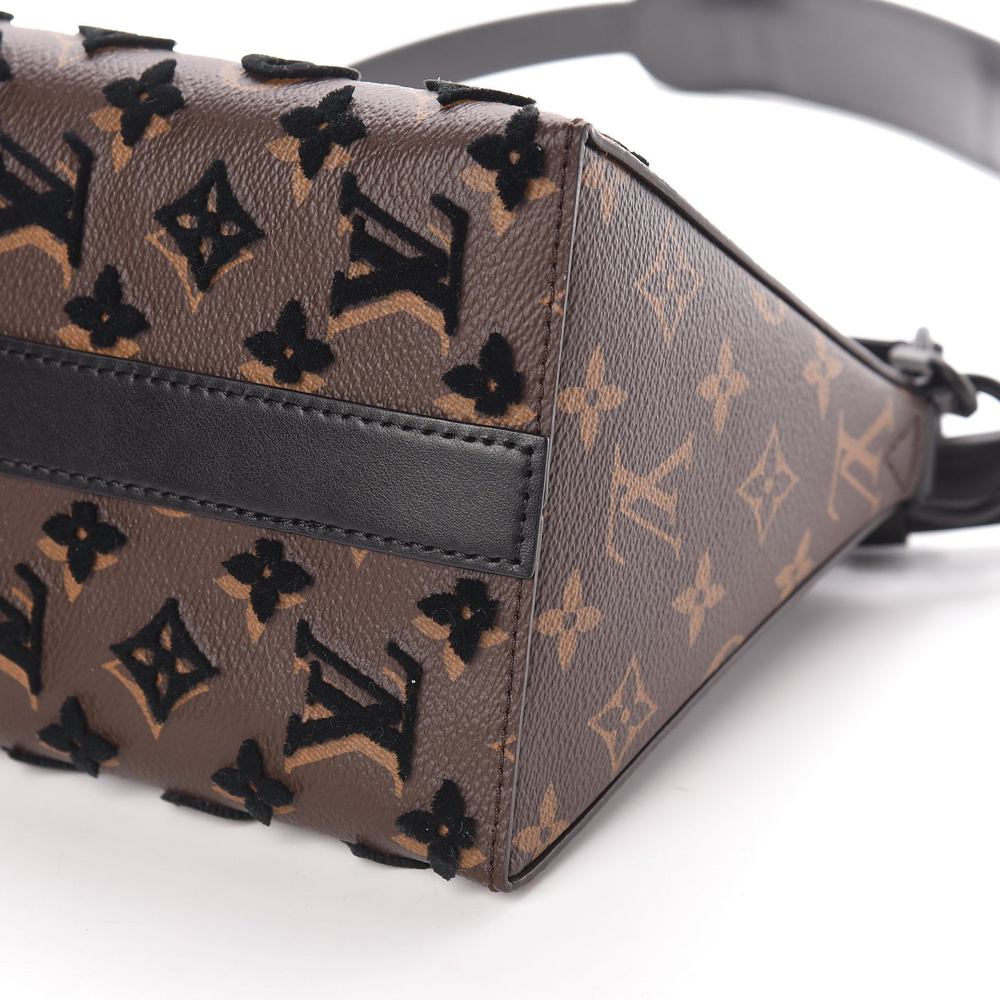 Monogram Tuffetage Triangle Messenger Black