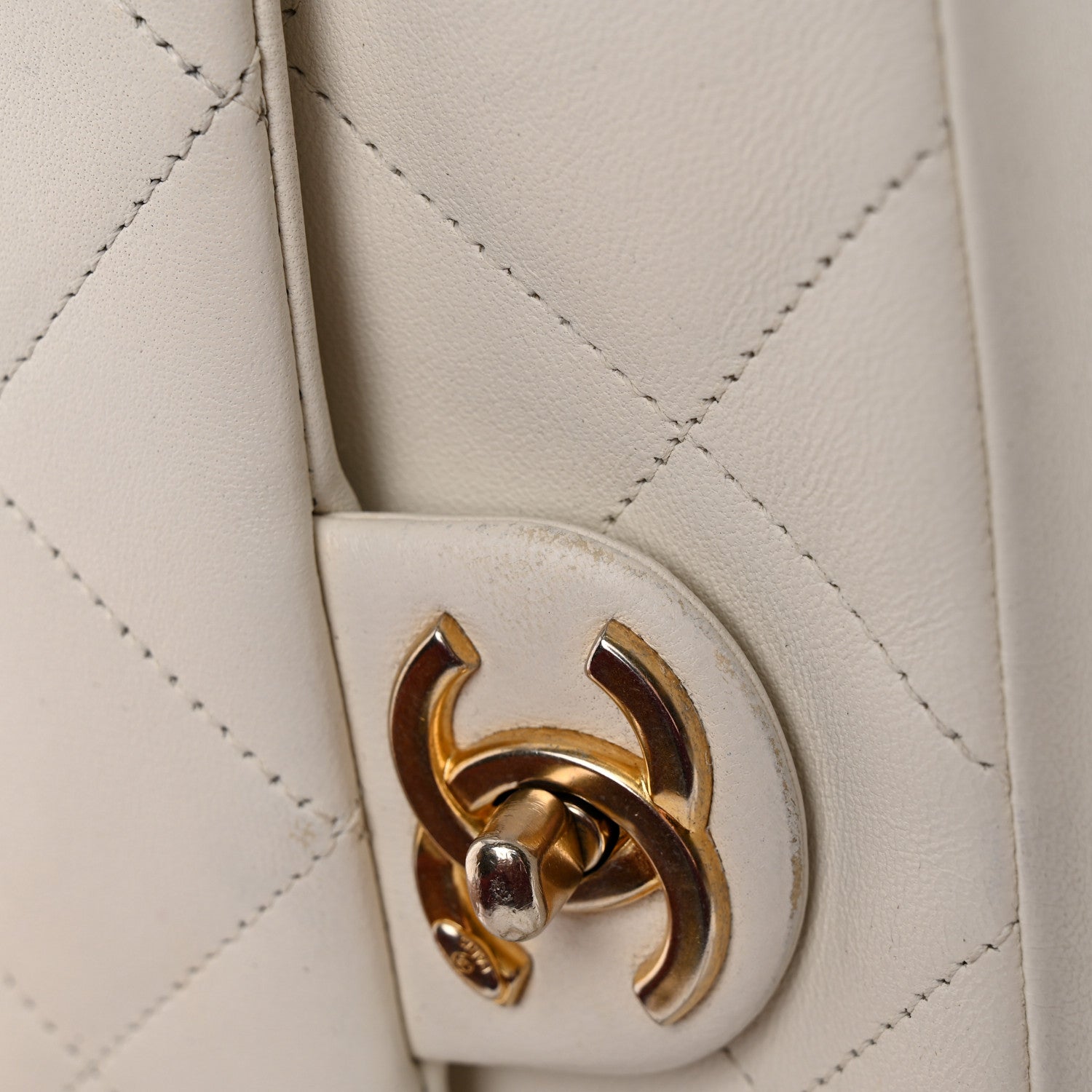 Chanel Lambskin A Real Catch Flap Bag White 31 of 32