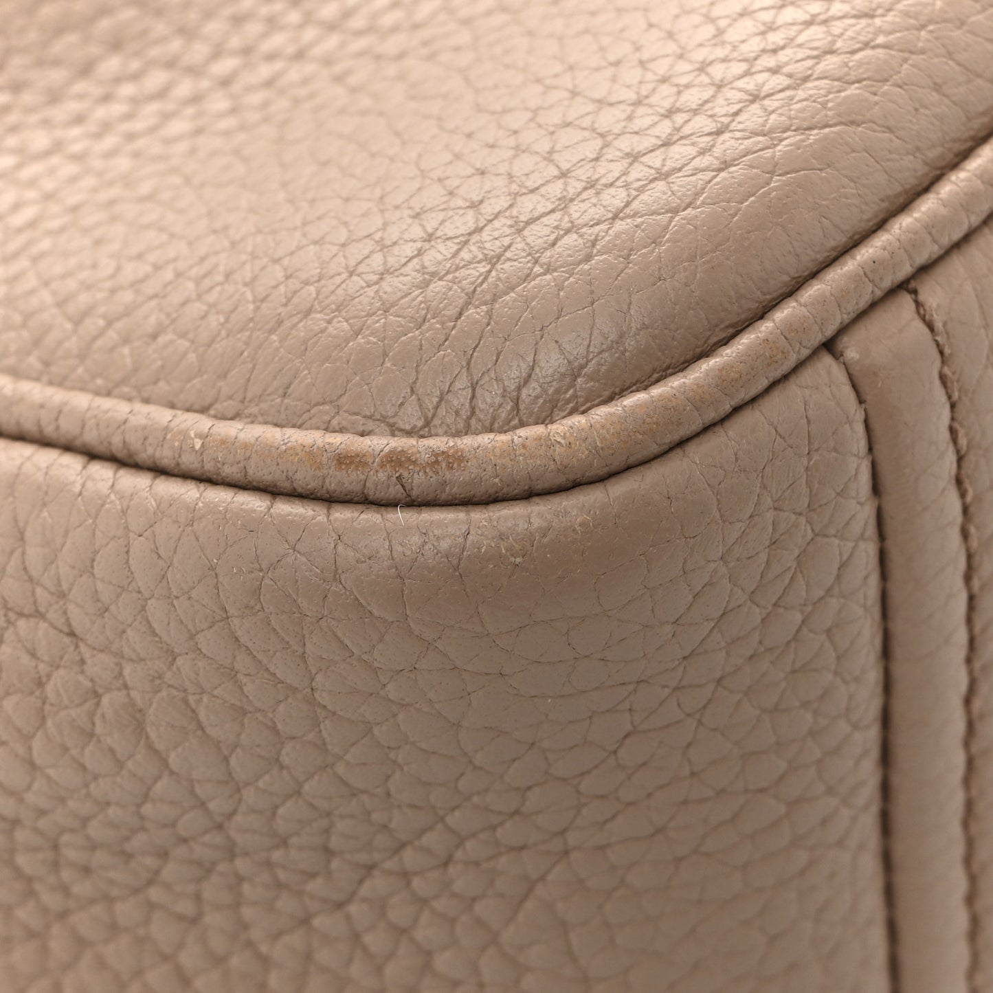 Vitello Phenix Camera Bag Cammeo