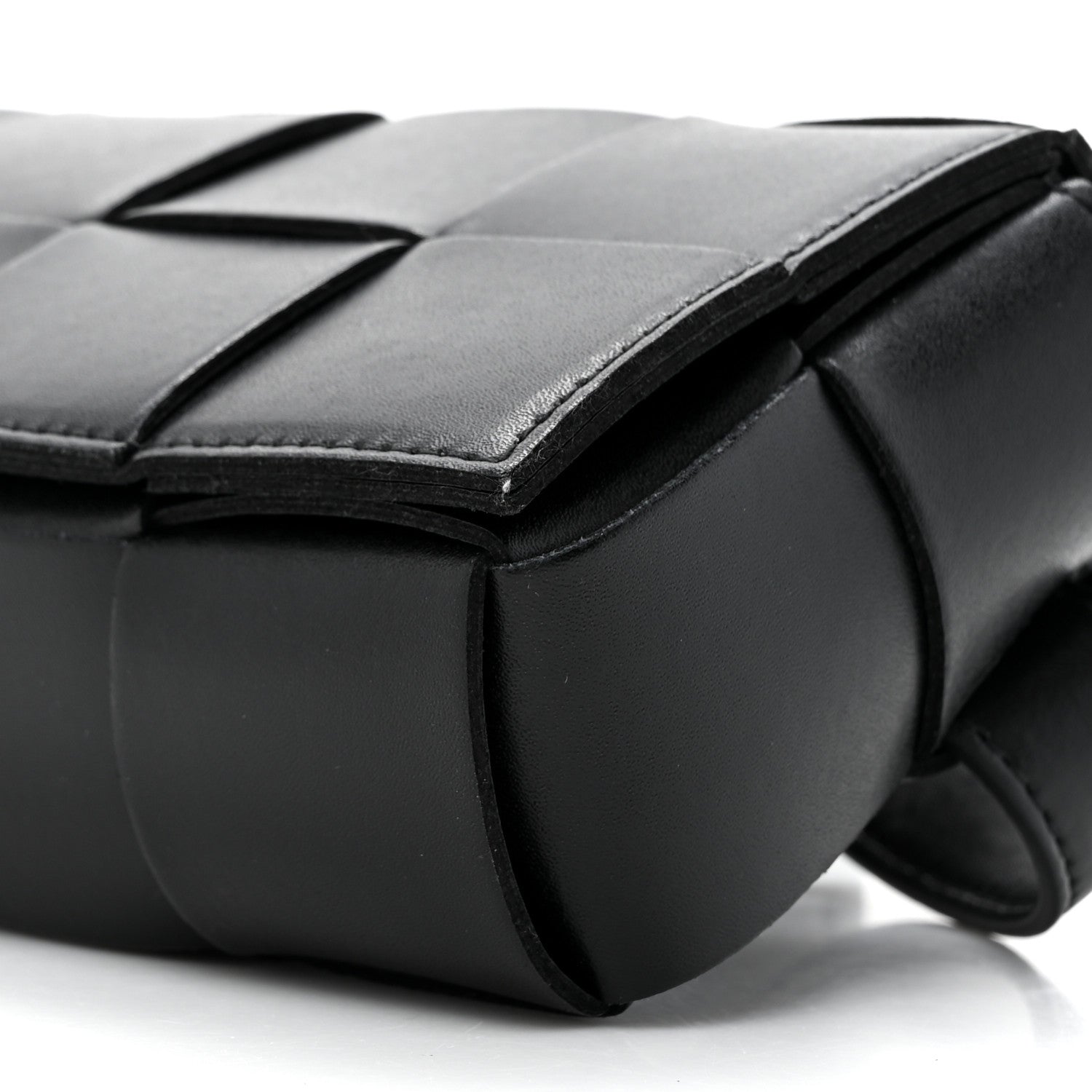 Bottega Veneta Nappa Maxi Intreccio The Belt Cassette Bag Black 8 of 10