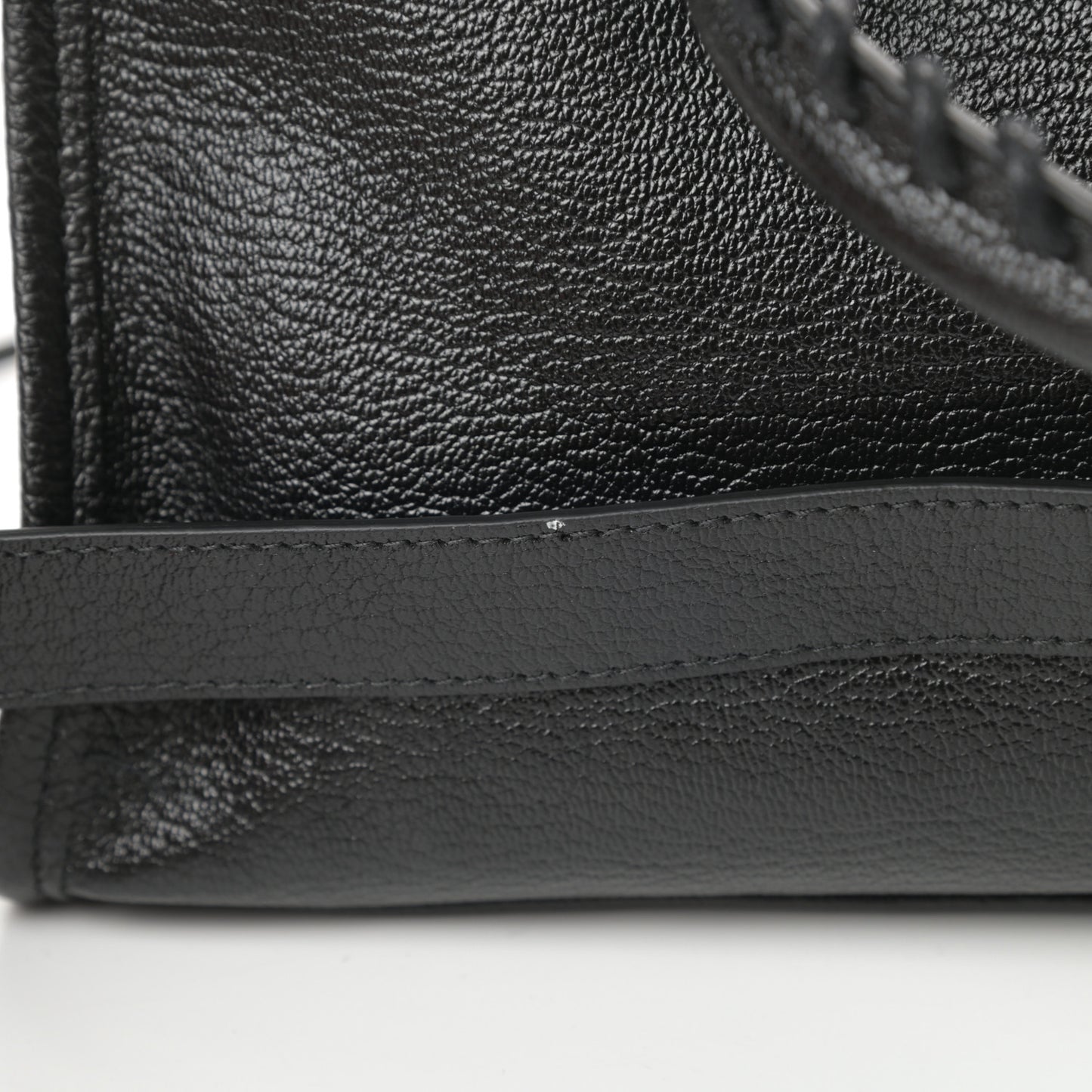 Chevre Black Metallic Edge Hardware S City Black