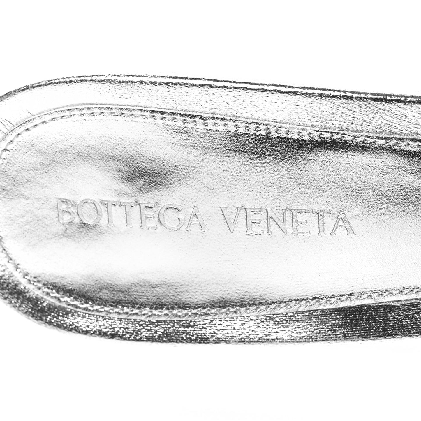 Metallic Nappa Reflection Matelasse Padded Kitten Heel Mule Sandals 40 Silver