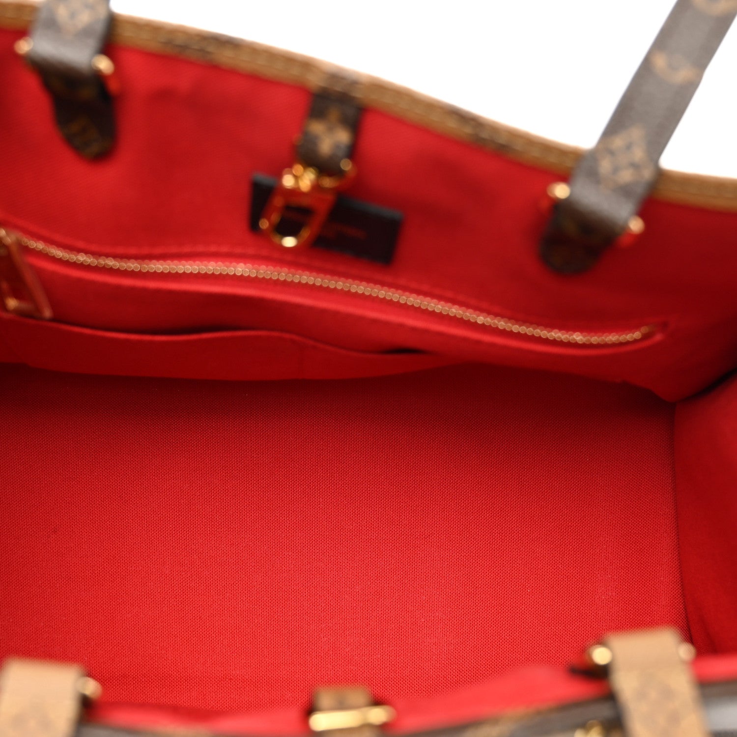 Louis Vuitton Reverse Monogram Giant Onthego MM 6 of 9