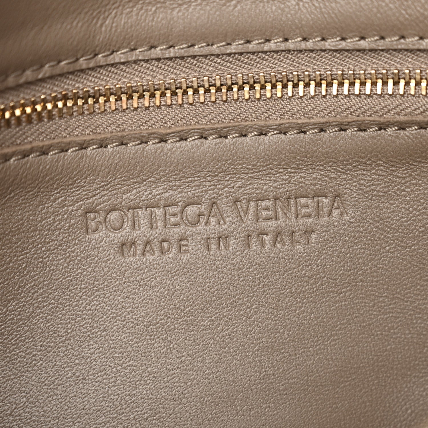Bottega Veneta Lambskin Maxi Intreccio Cassette Crossbody Bag Taupe Grey 5 of 12