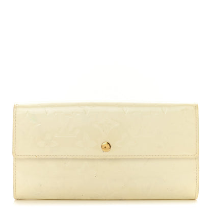 Louis Vuitton Vernis Sarah Wallet Perle 1 of 8