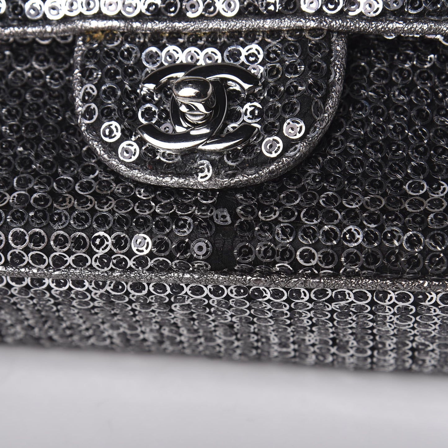 Sequin Mesh Medium Single Flap Silver