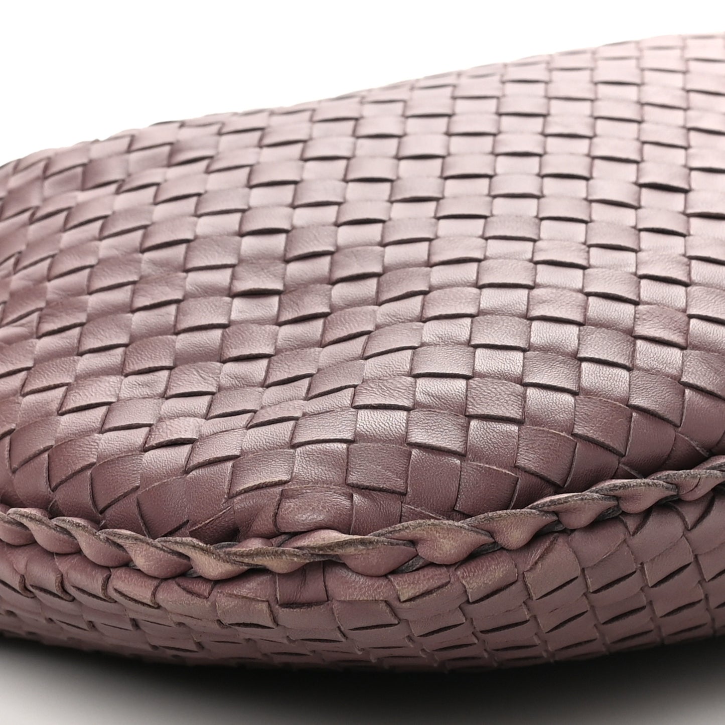 Nappa Intrecciato Medium Veneta Hobo Lilac