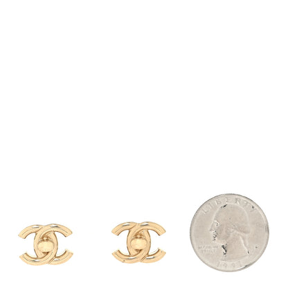 Chanel Metal CC Turnlock Clip On Earrings Gold 2 of 4